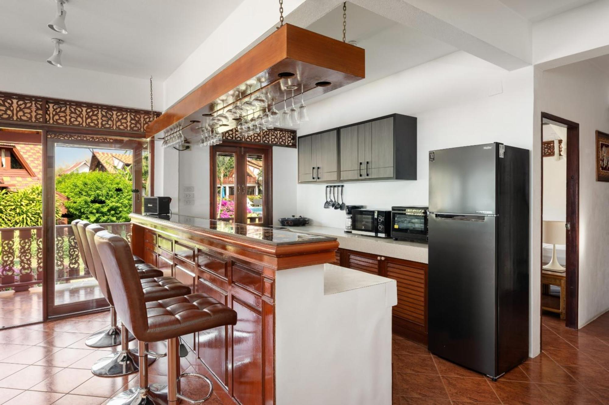 Beachfront Villa, Bang Po