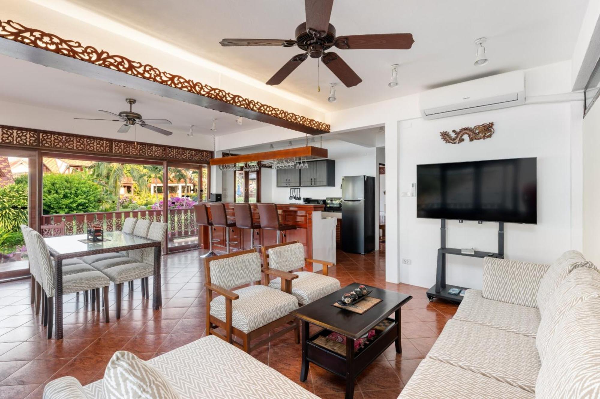 Beachfront Villa, Bang Po Villa *