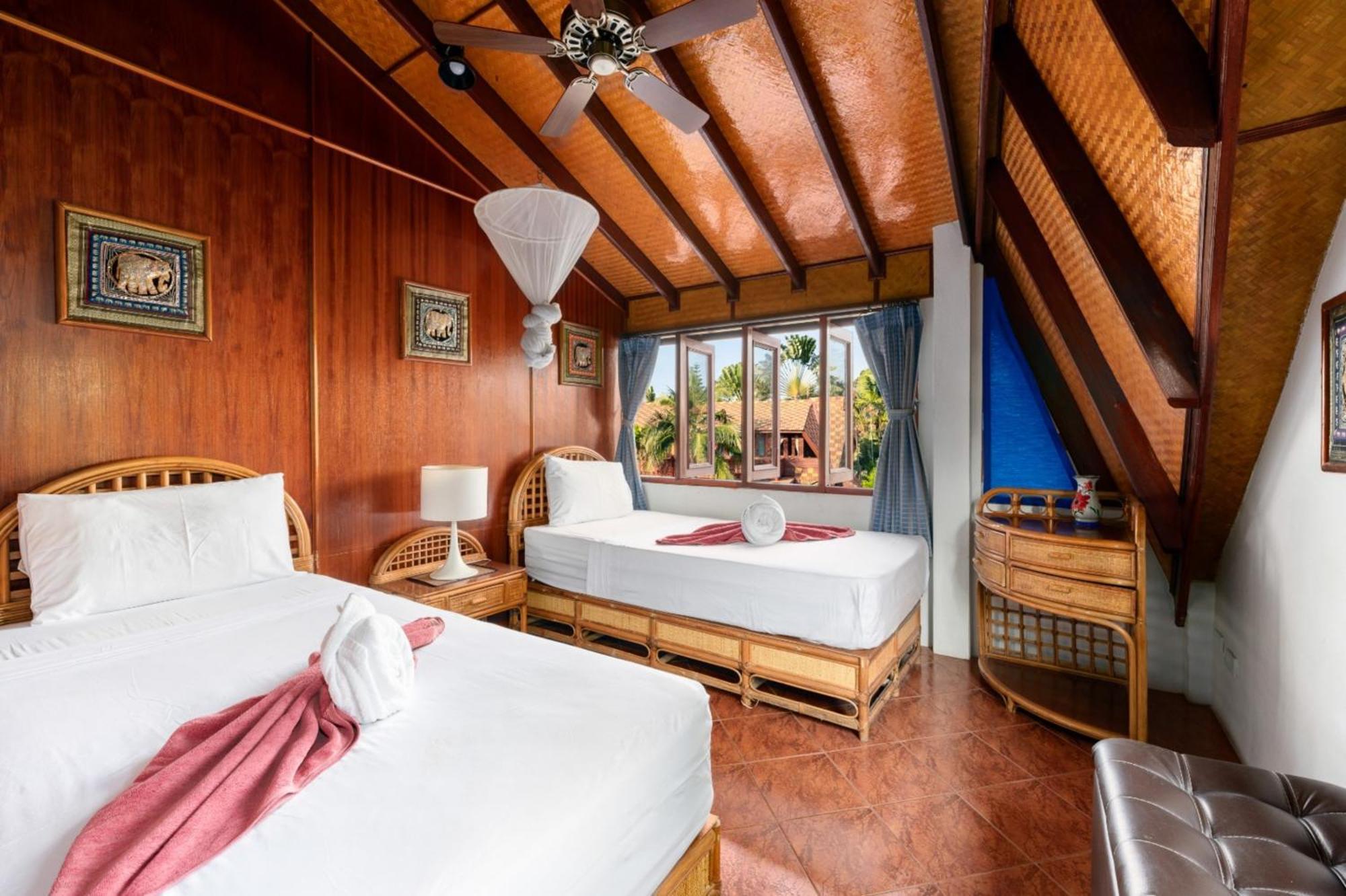 Beachfront Villa, Bang Po Villa