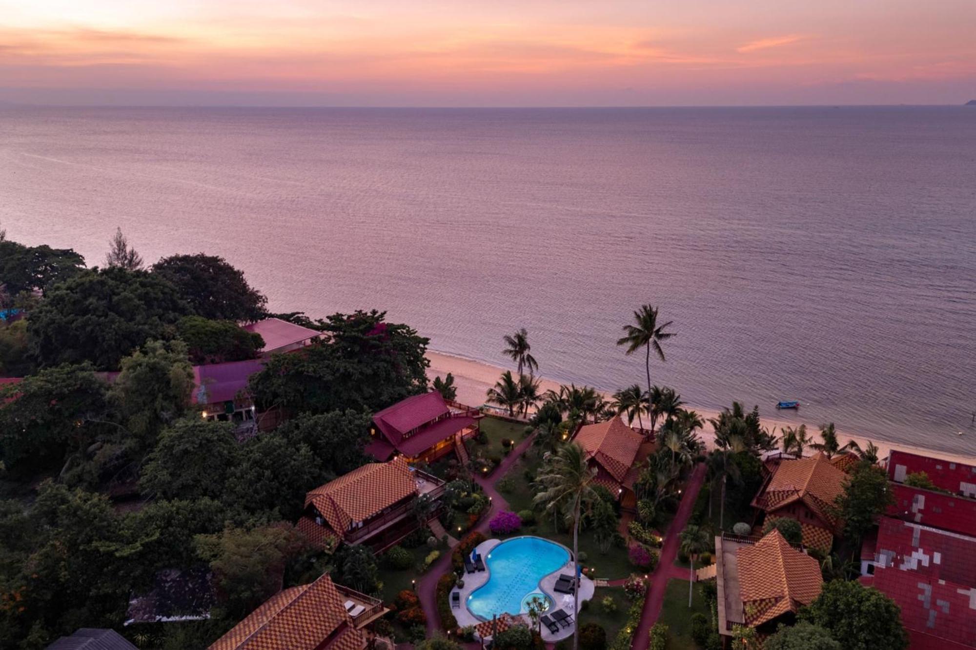 Beachfront Villa, Bang Po Ban Bang Po