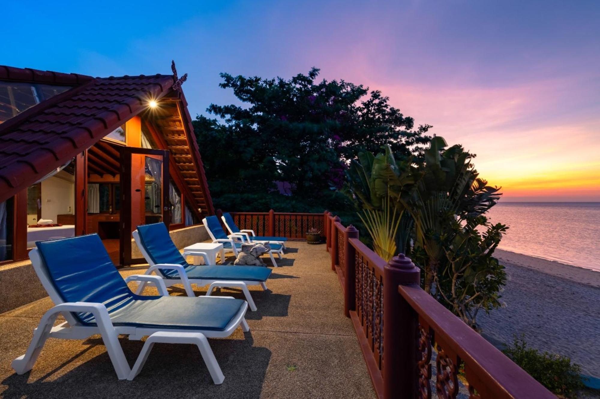 Villa Beachfront Villa, Bang Po *