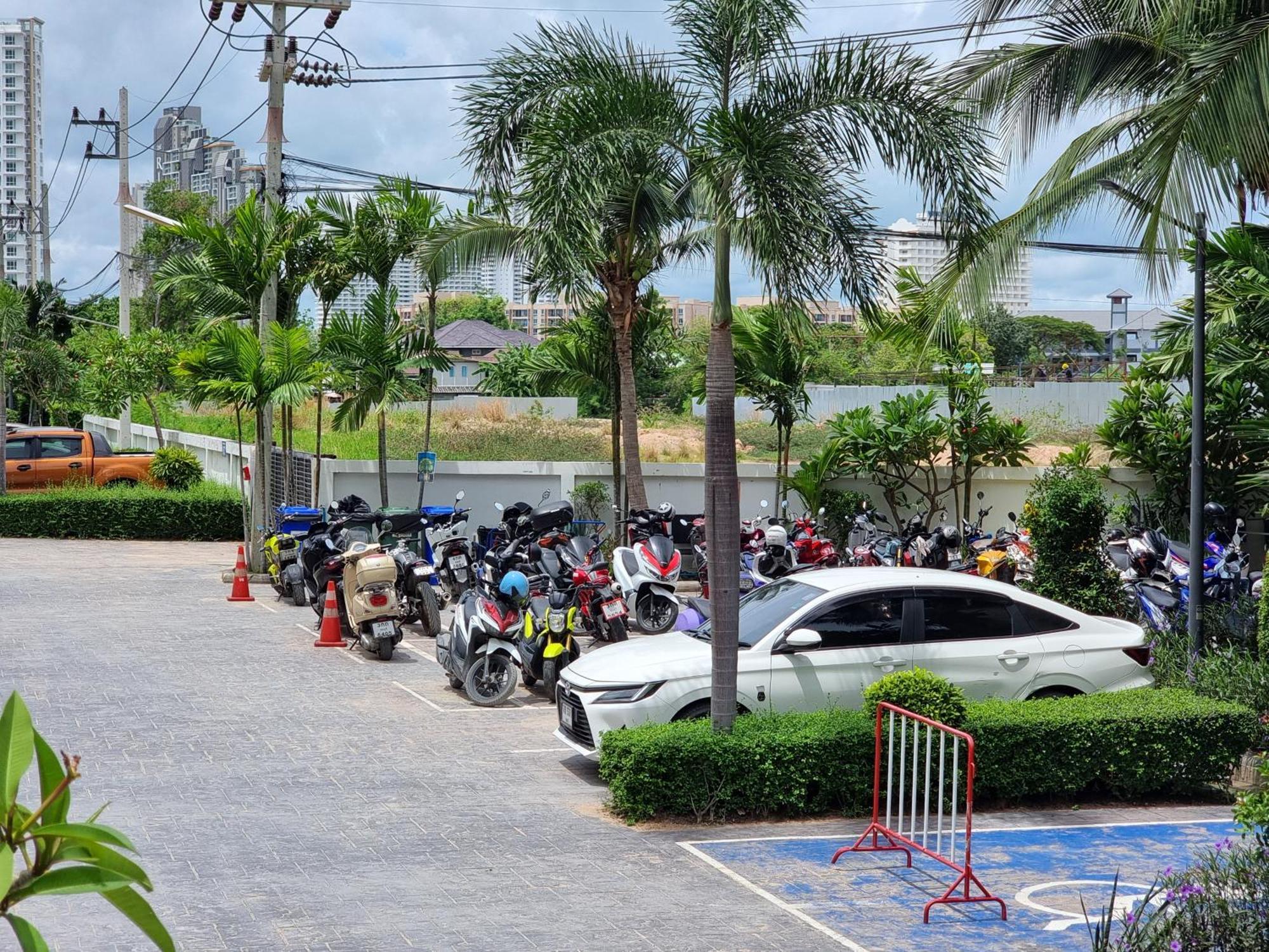 Apartment Laguna 3 The Maldives Pattaya Pool Access ลากูน่า บีช รีสอร์ต 3 พัทยา
