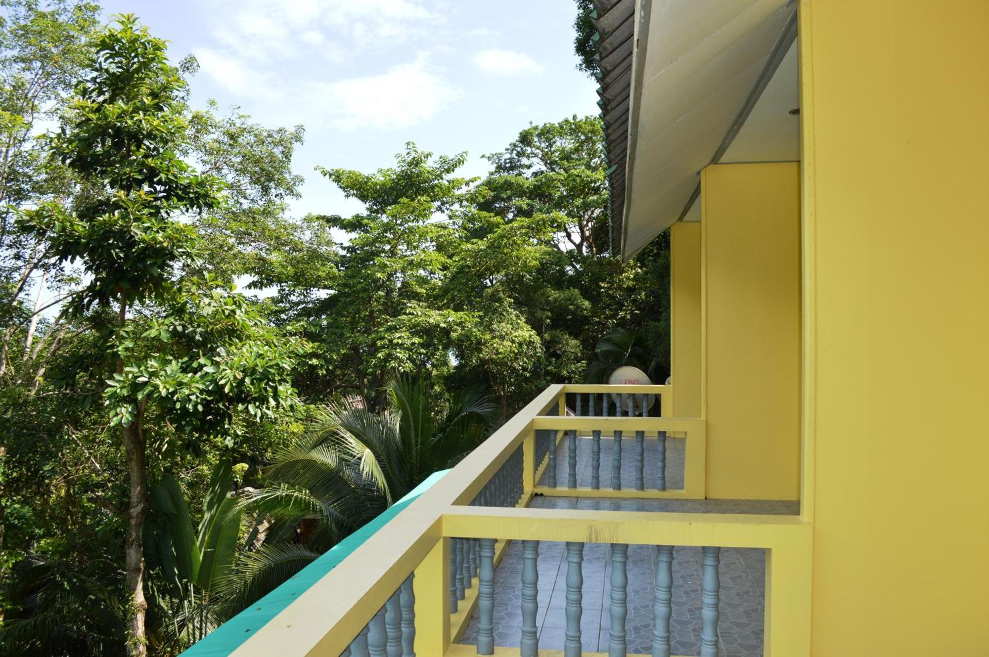 Island Aparthotel 2*
