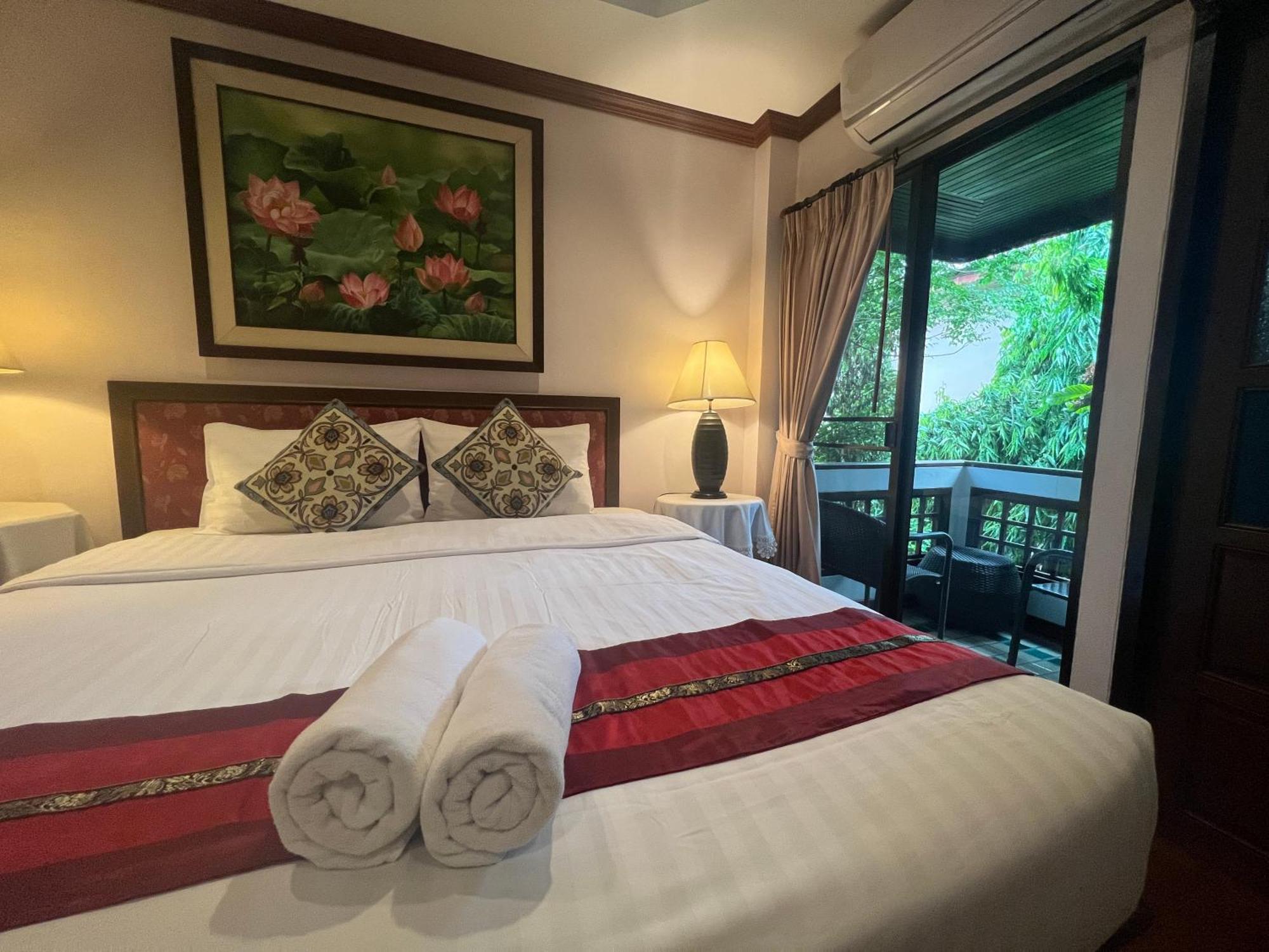 Pha Thai House 2*