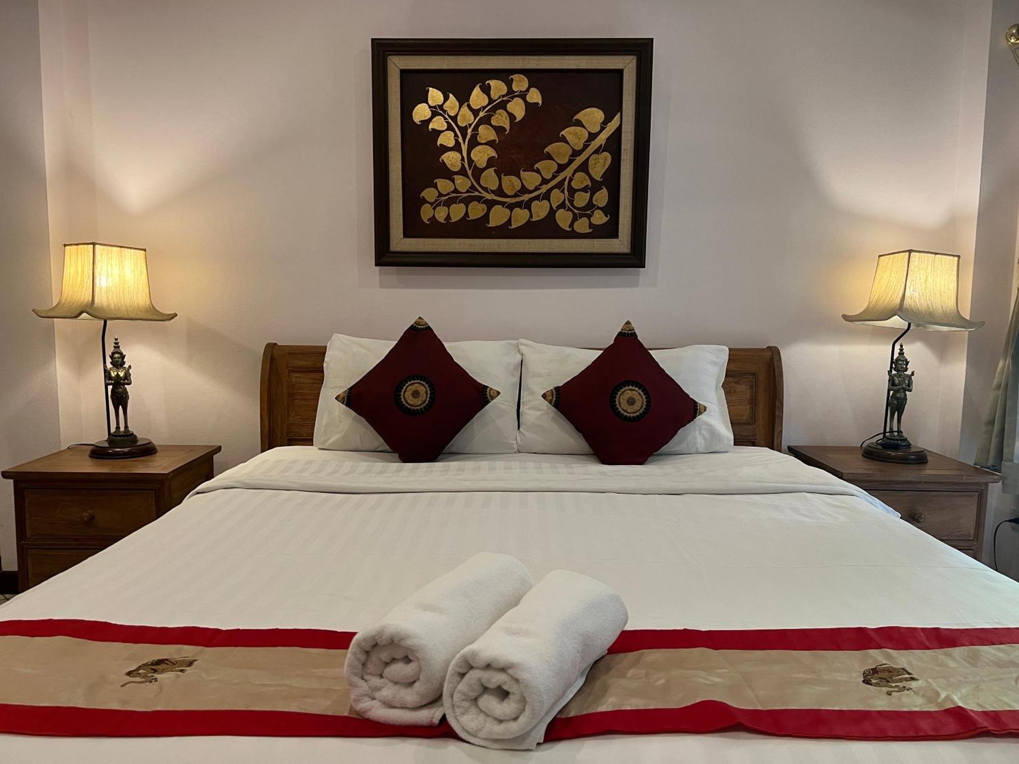 Pha Thai House Hotel