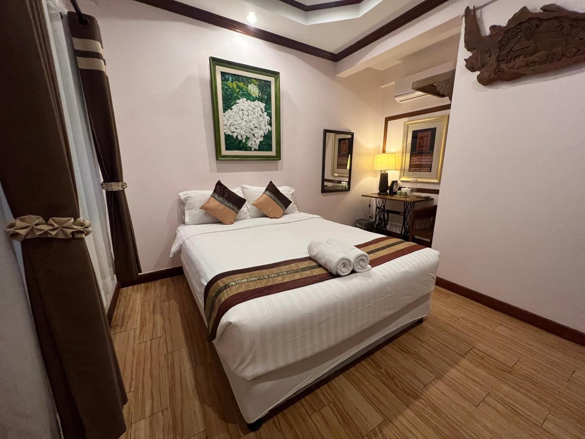 Pha Thai House 2*