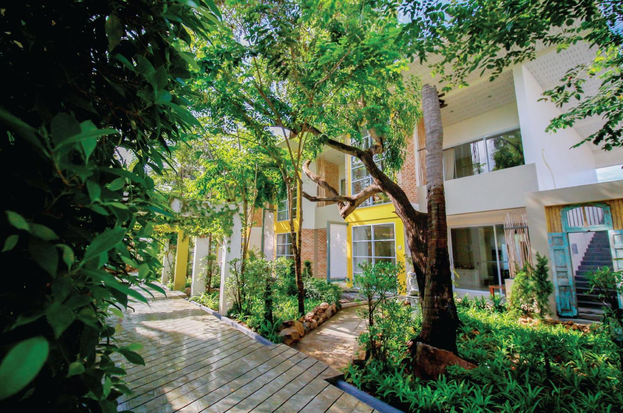 Summer Luxury & Baan Tai