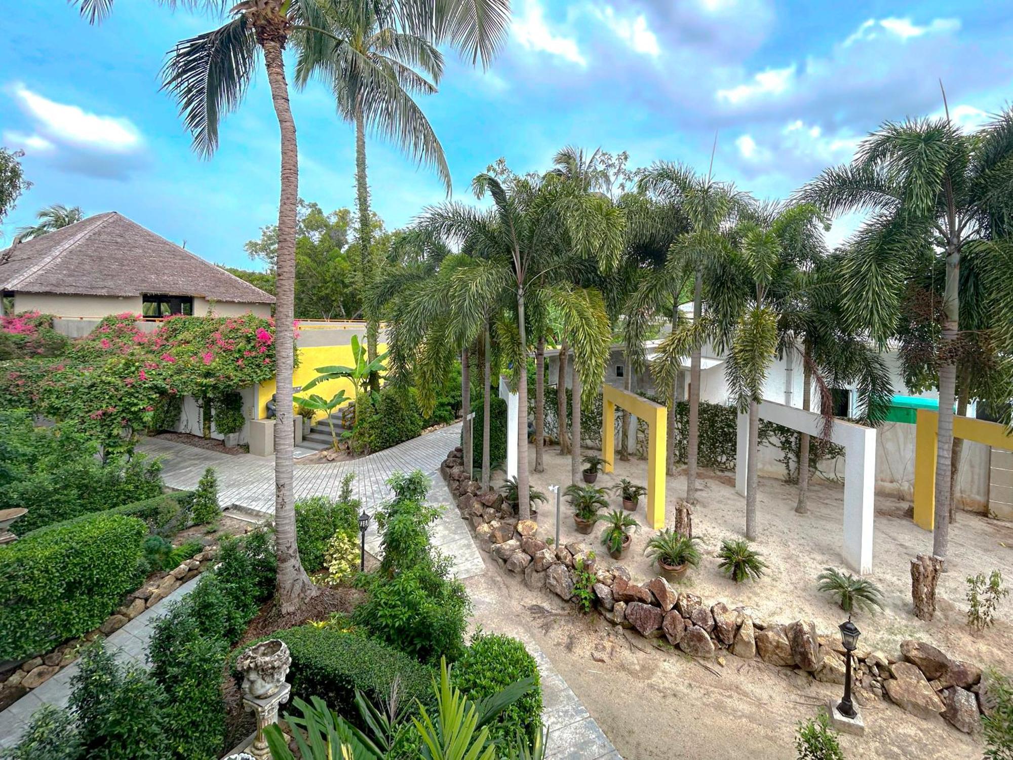 Summer Luxury & Resort