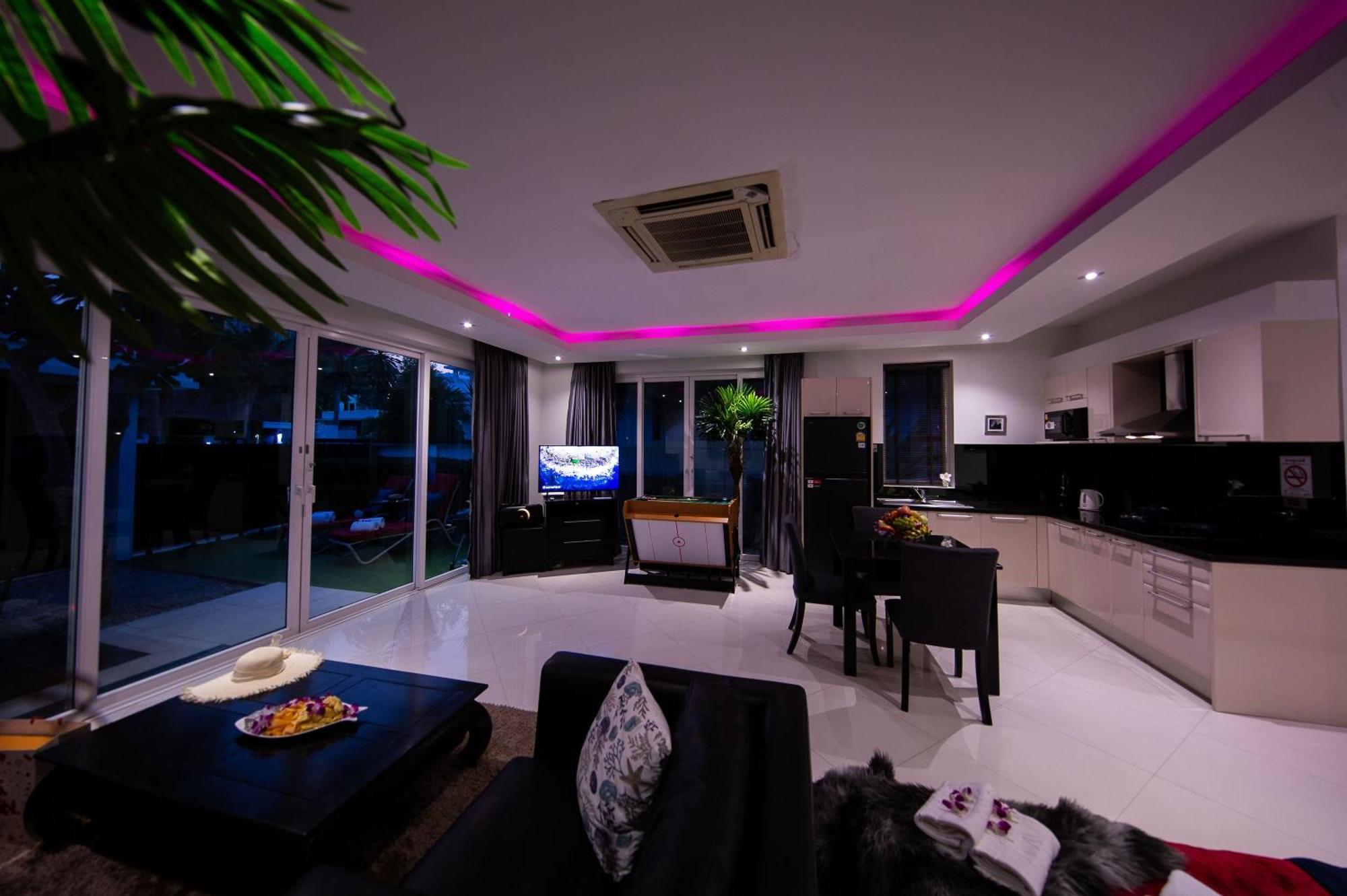 Colibri Pool Pattaya *