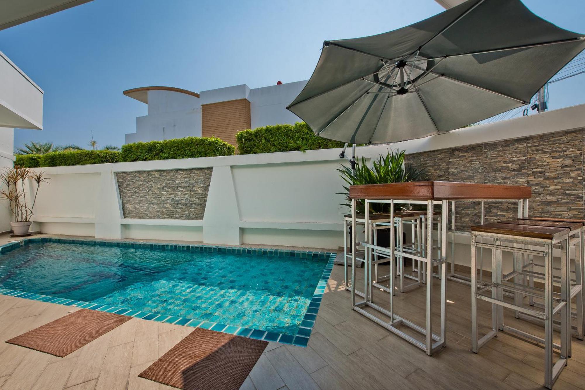 Tropicana Pool * Jomtien Beach