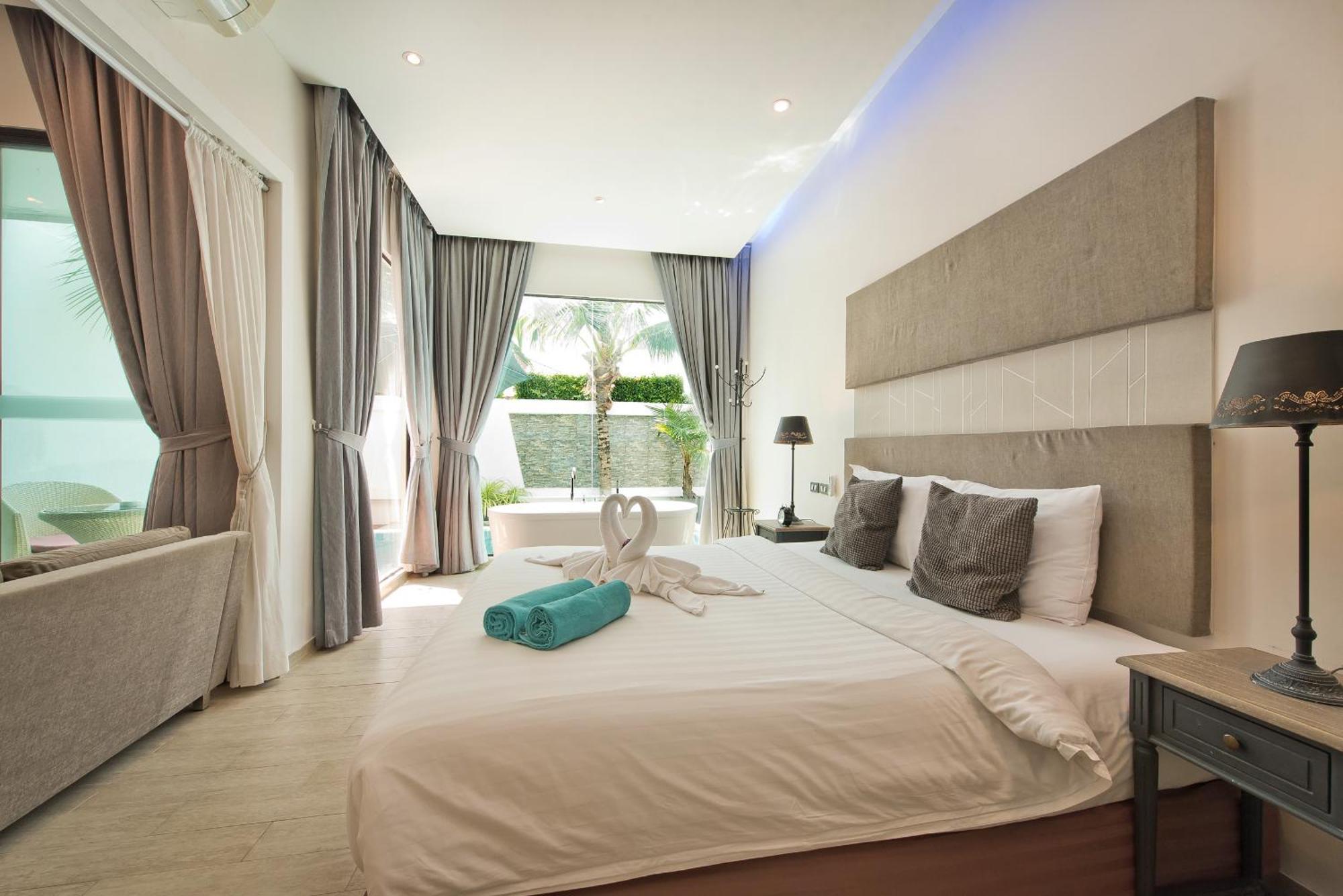 Tropicana Pool Jomtien Beach