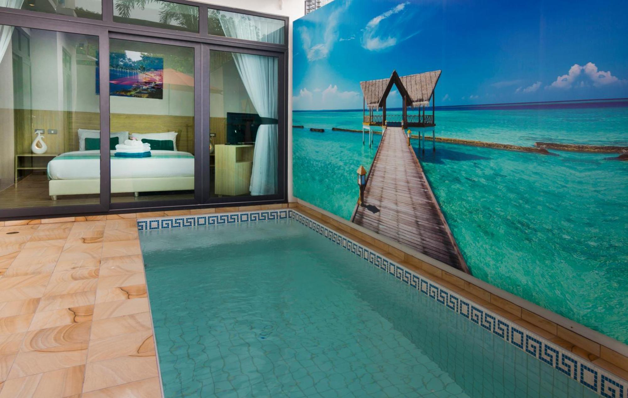 Villa Tropicana Pool