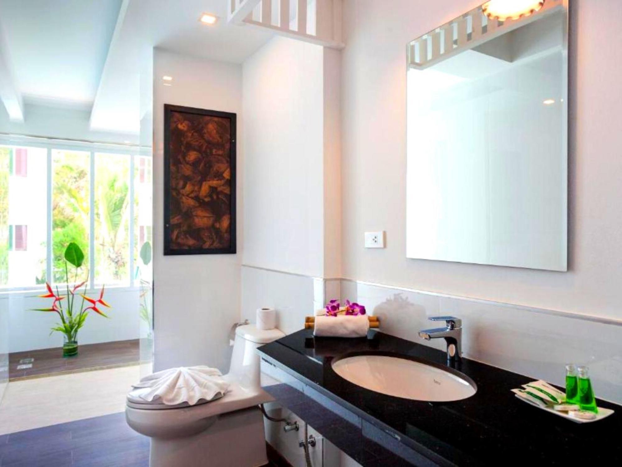 The Samui Beach Hotel 4*