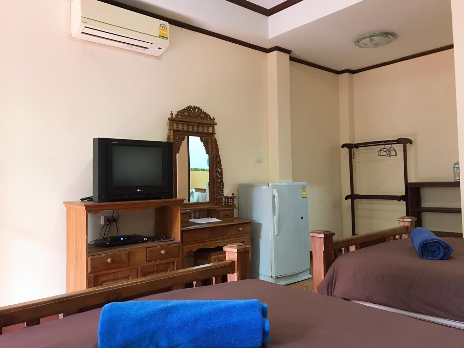 Hotel Jungle Hut & 2*