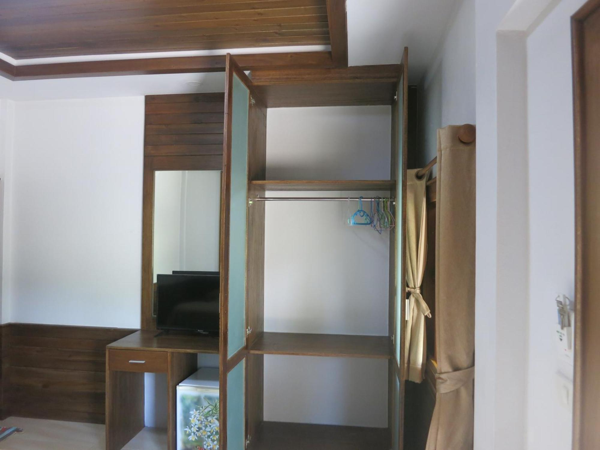 Dewshore Resort
