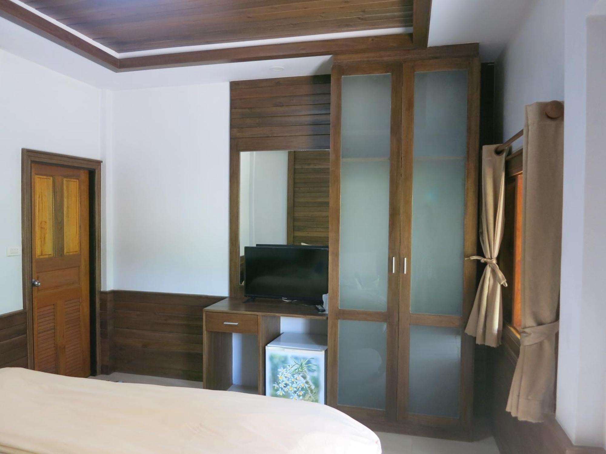 Dewshore 2* Baan Tai