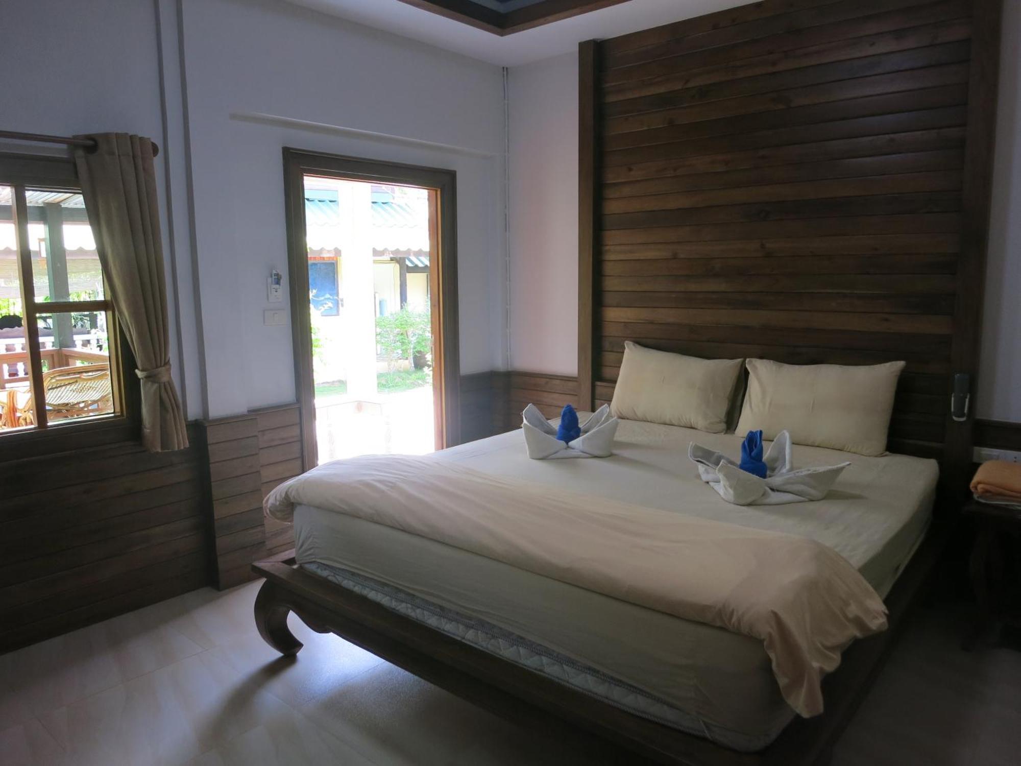 Dewshore Baan Tai