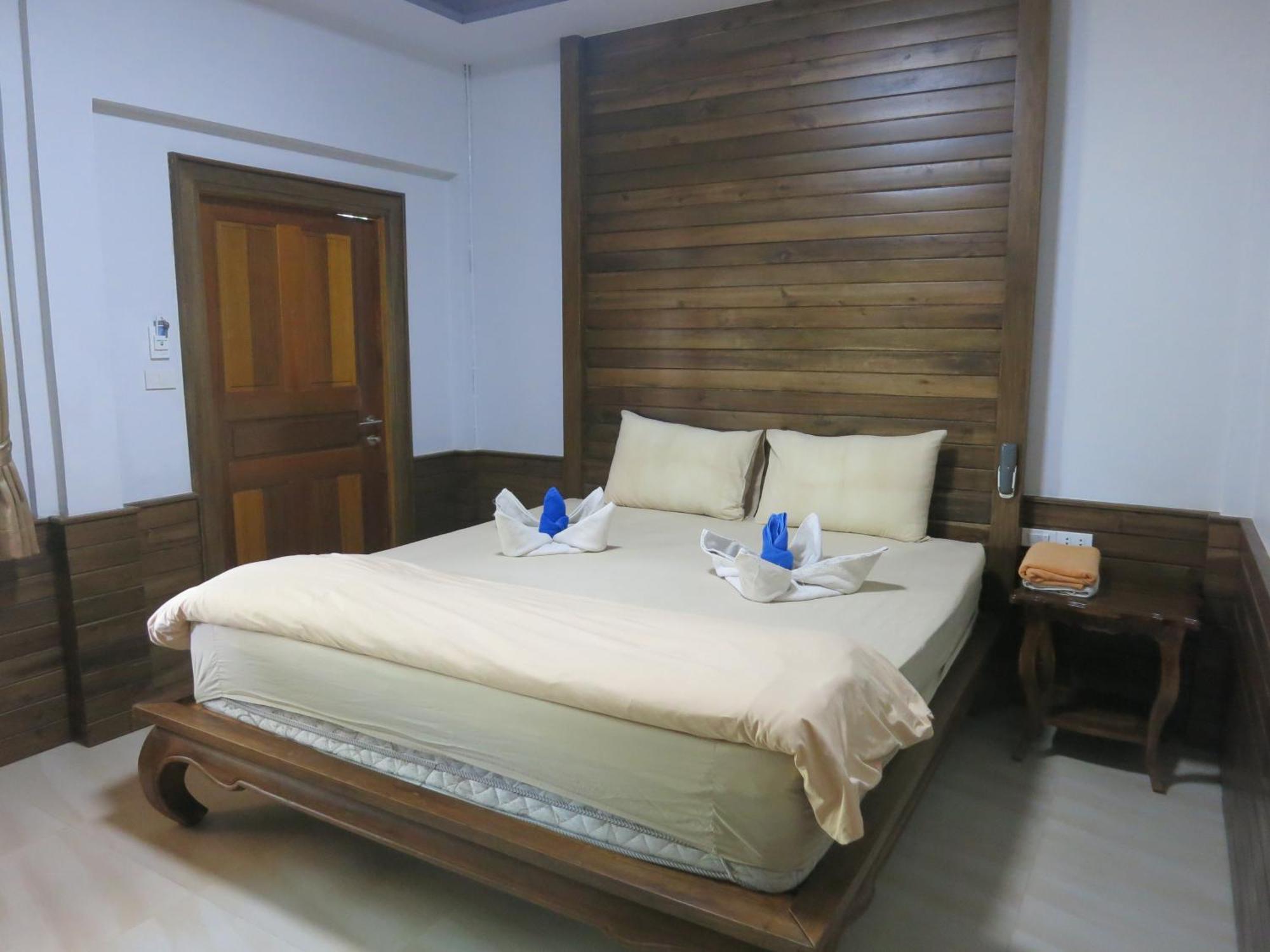 Dewshore Baan Tai