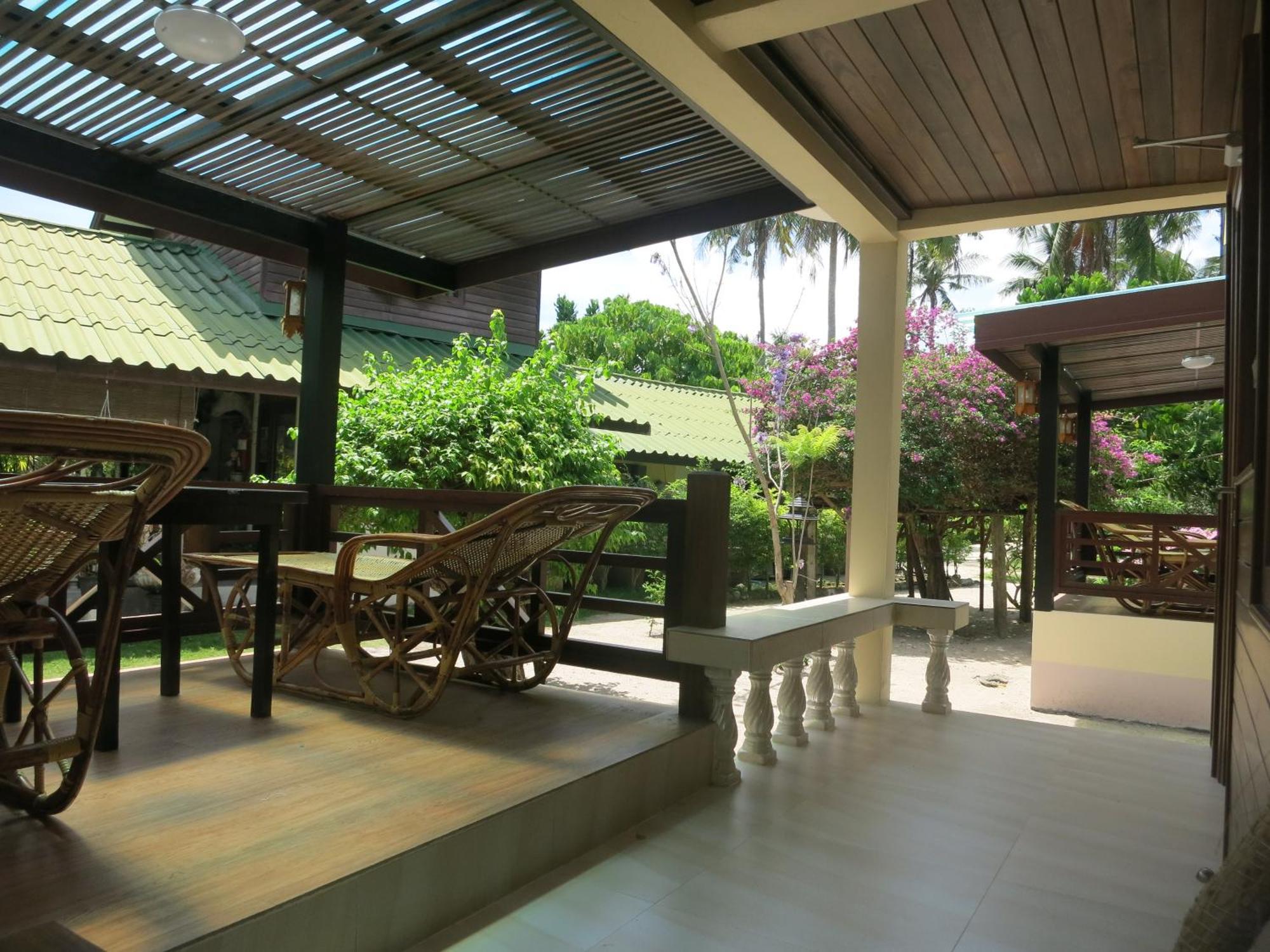 Dewshore 2* Baan Tai