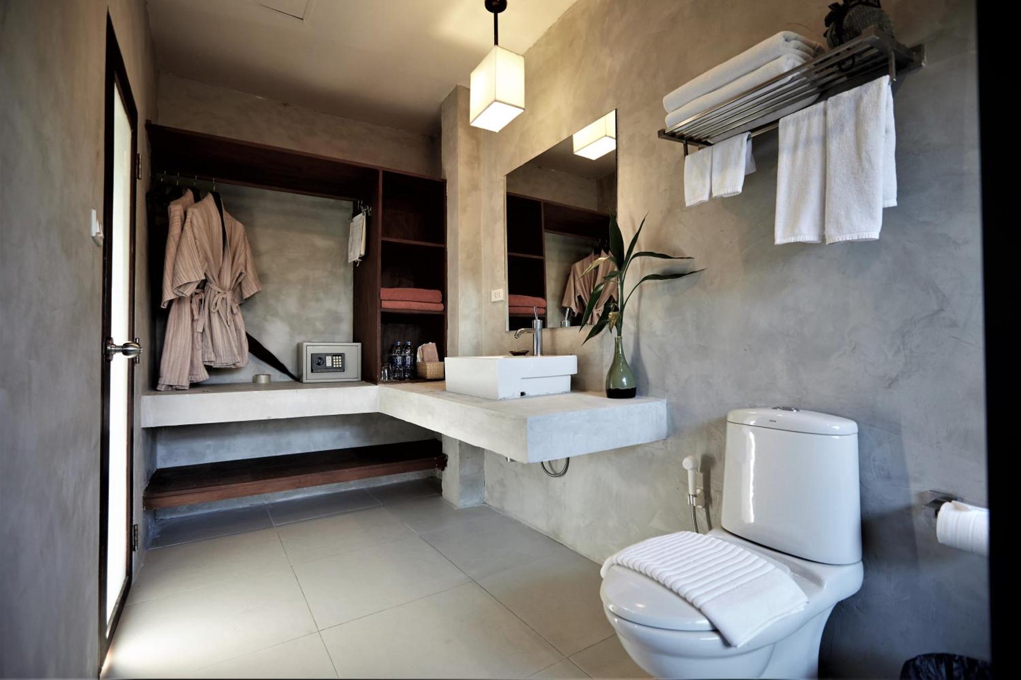 Yoma Hotel, Pai
