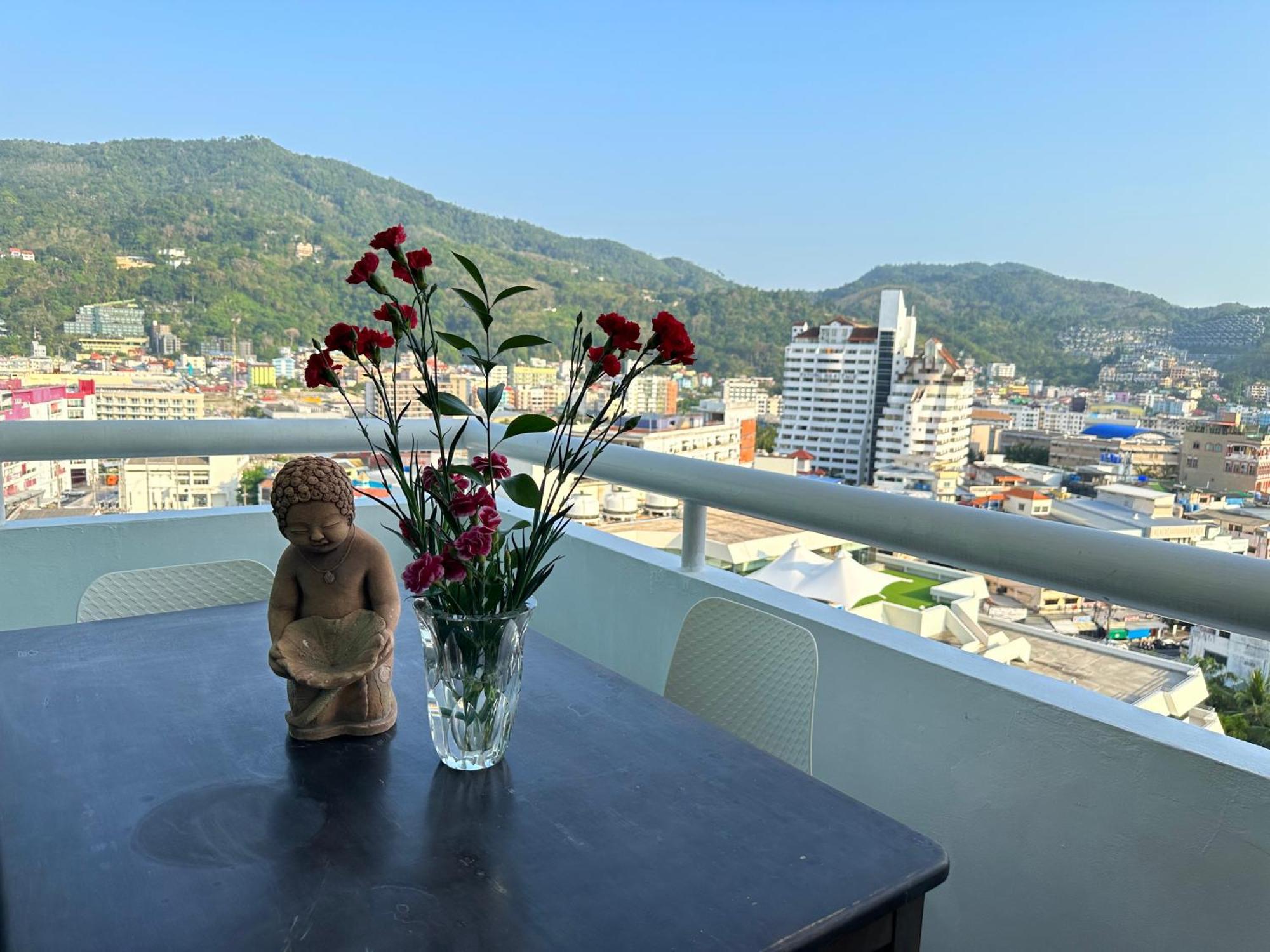 Apartment Tower 2bedroom 2 Bathrooms, Corner View Patong