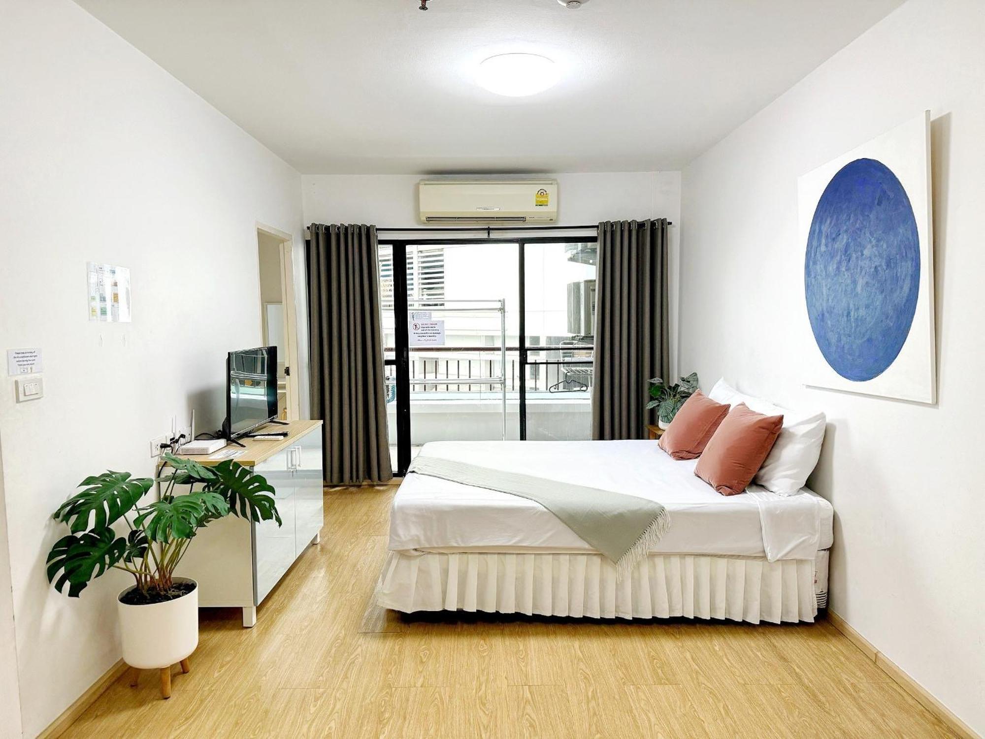 Grand Diamond Apartment