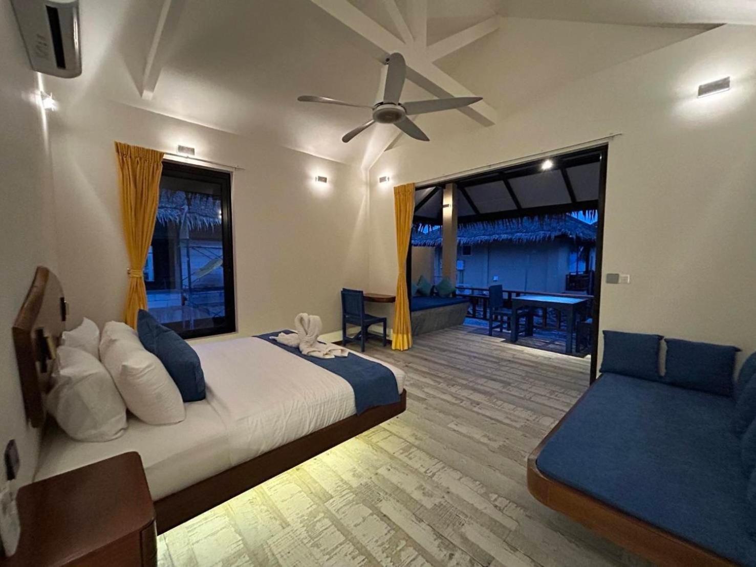 Absolute Beachfront Hotel
