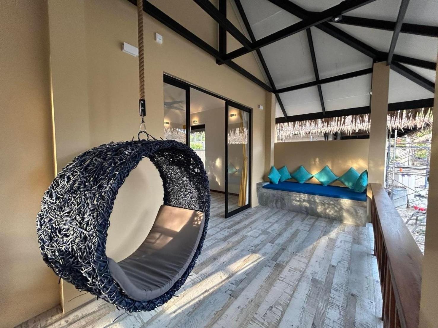 Absolute Beachfront Hotel