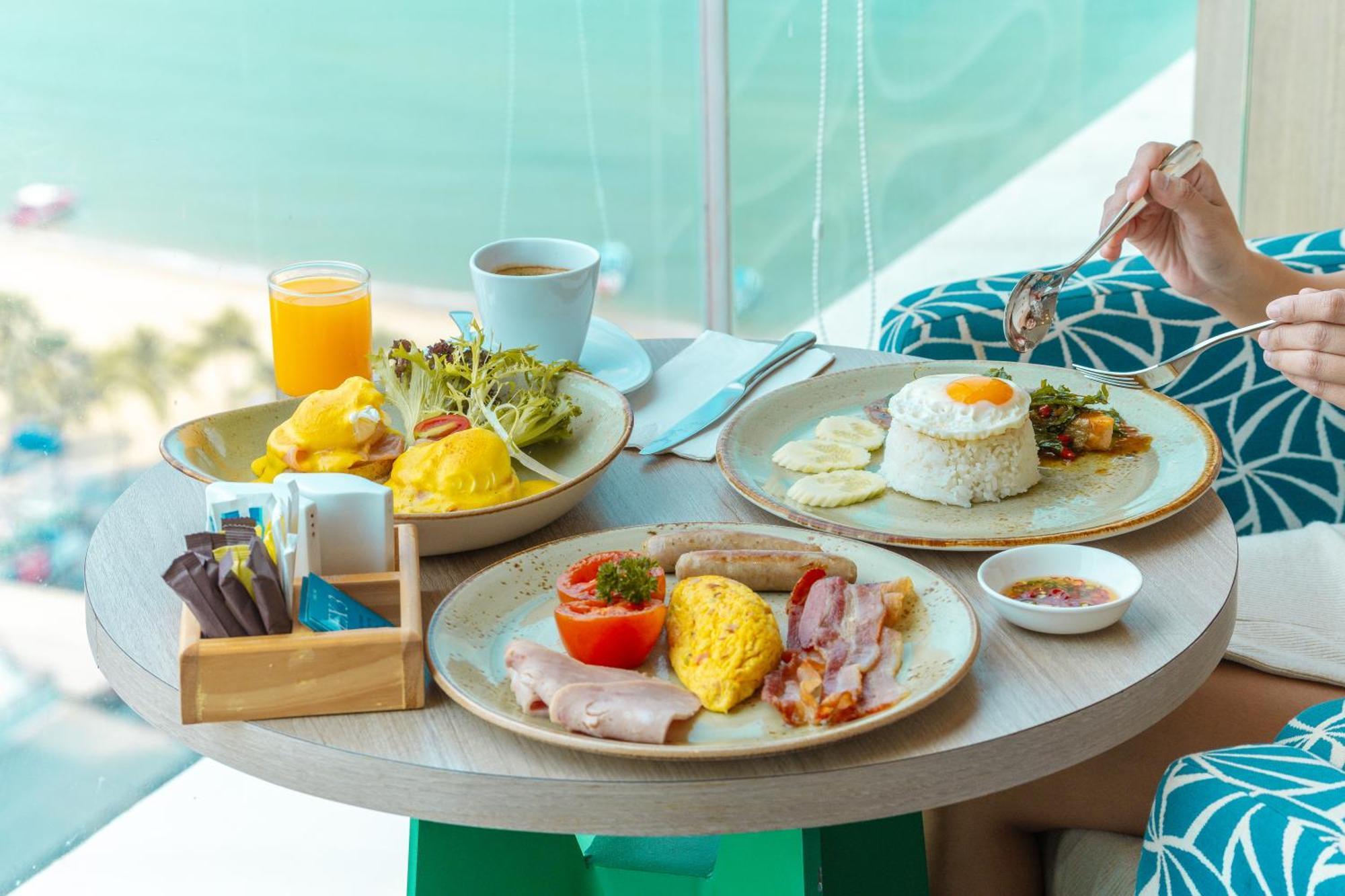 By Ihg