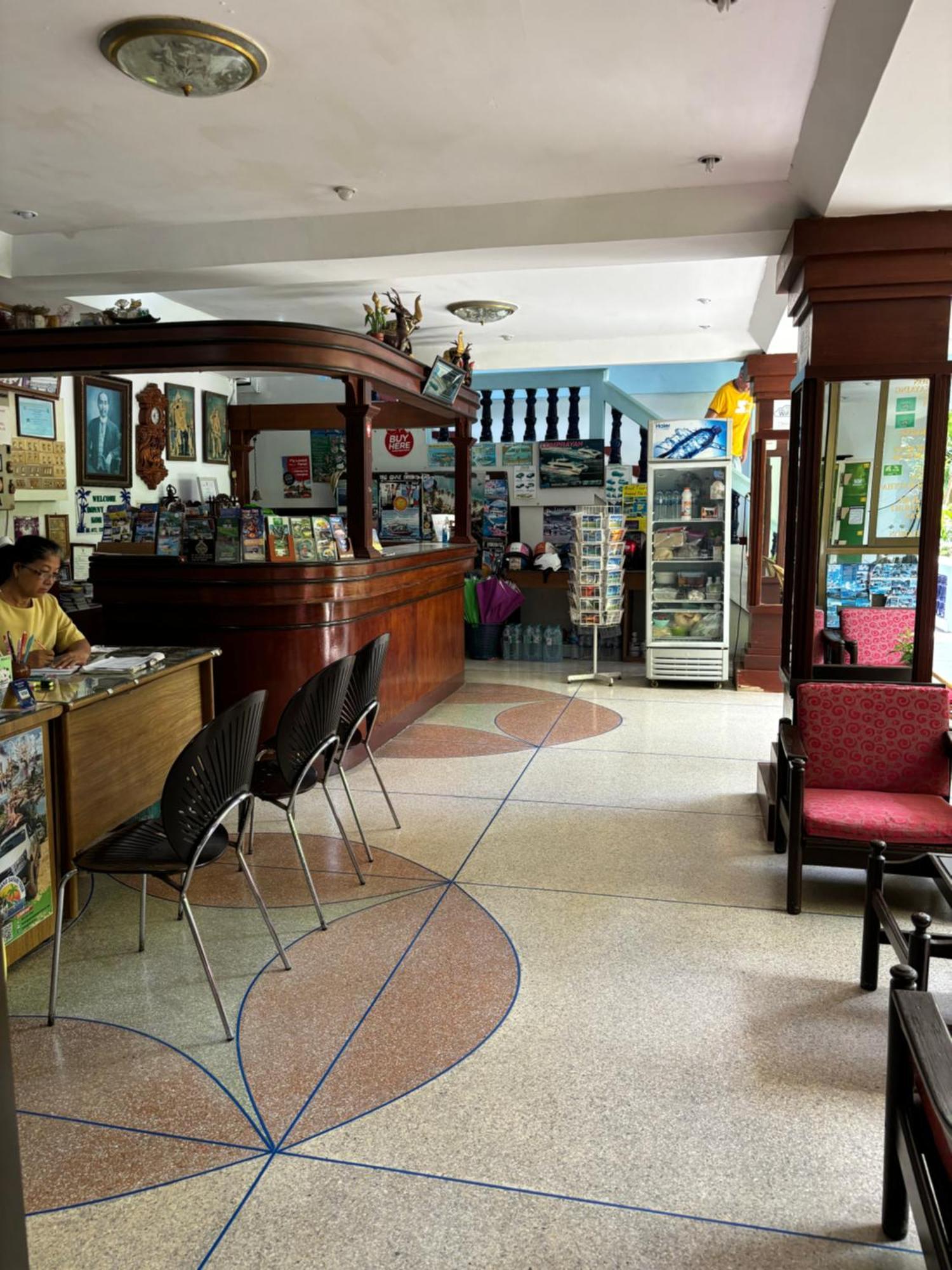 Bonny 4 Floors No Elevator Hotel 2*