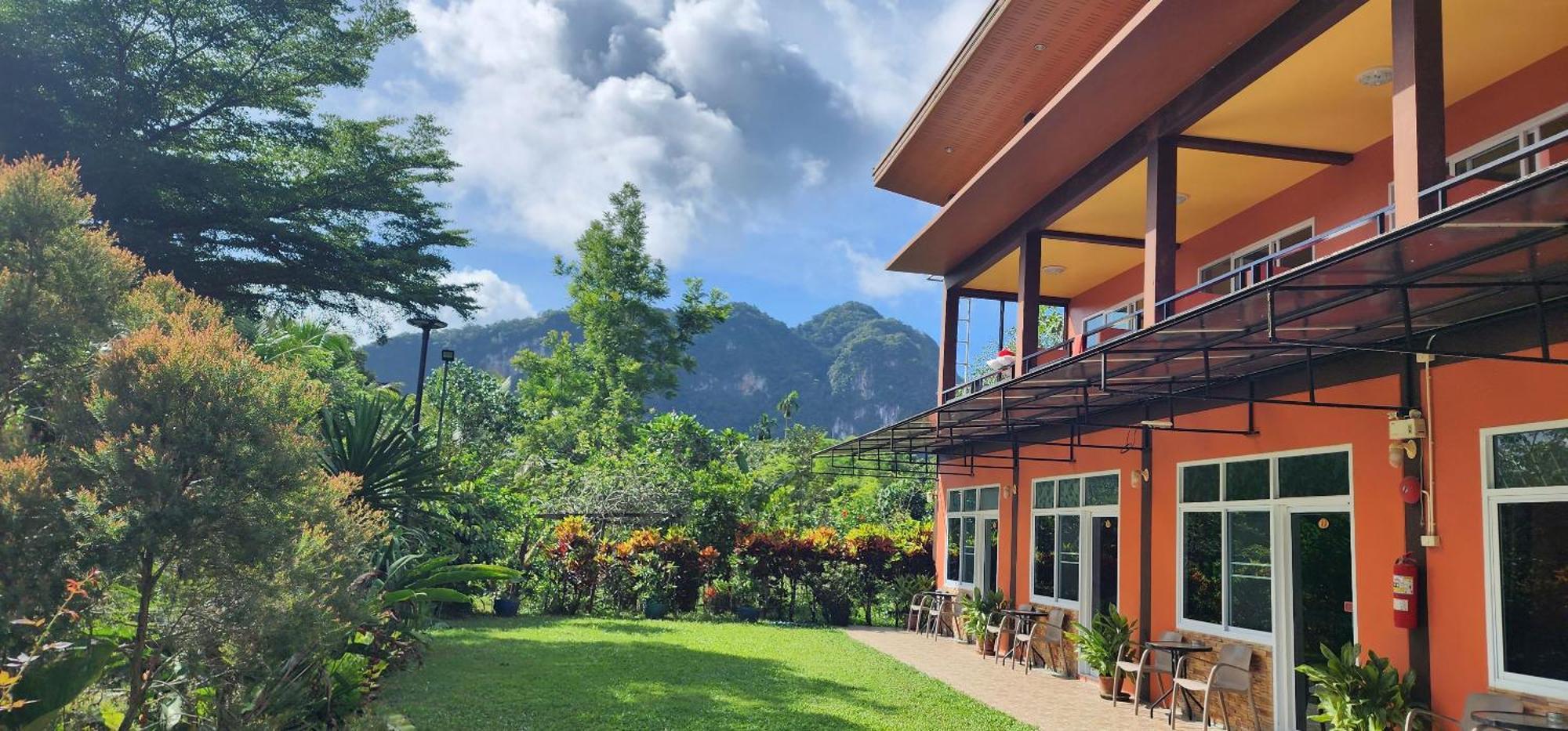 Khao Sok Country