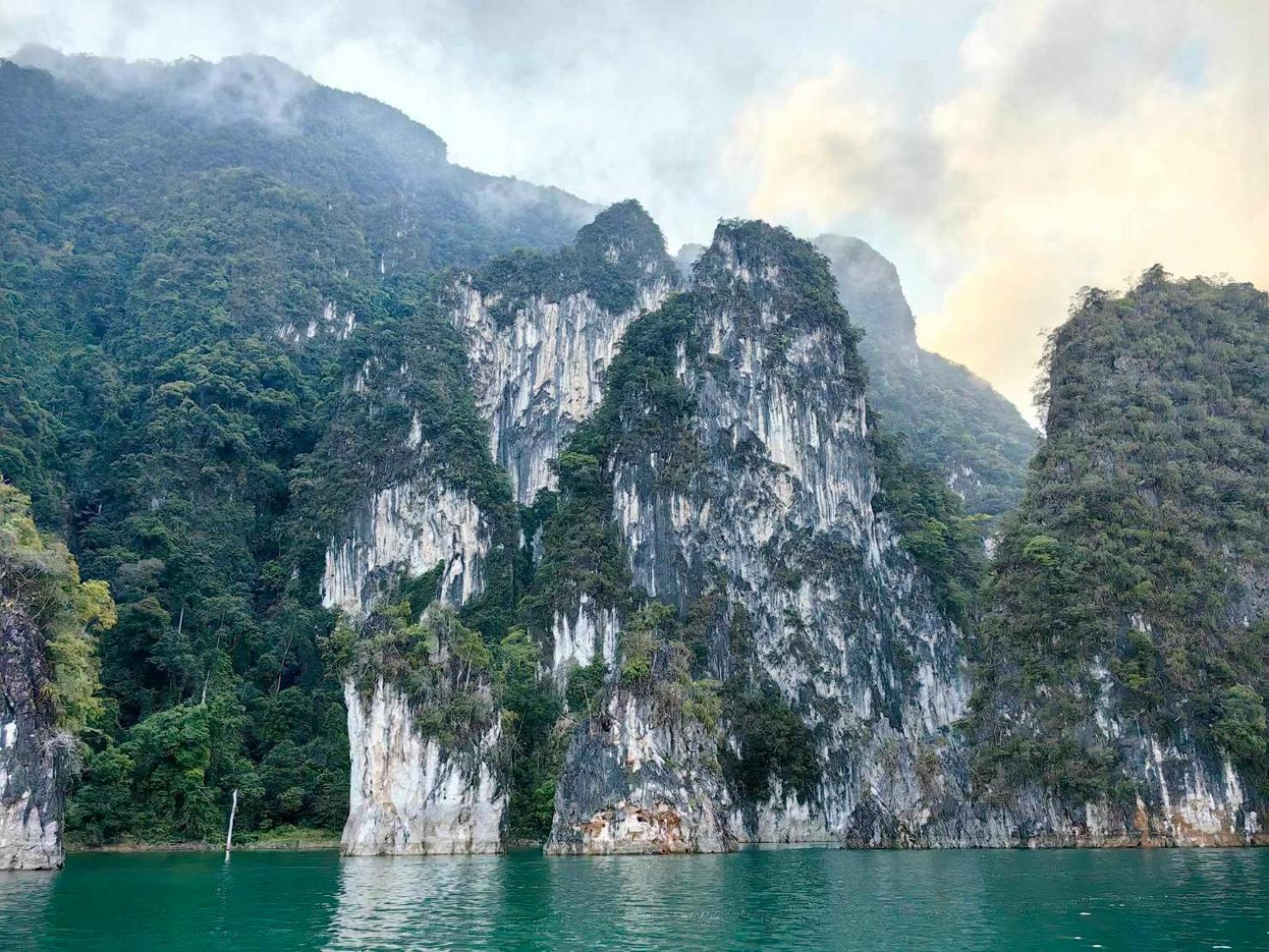 Khao Sok Country Hotel