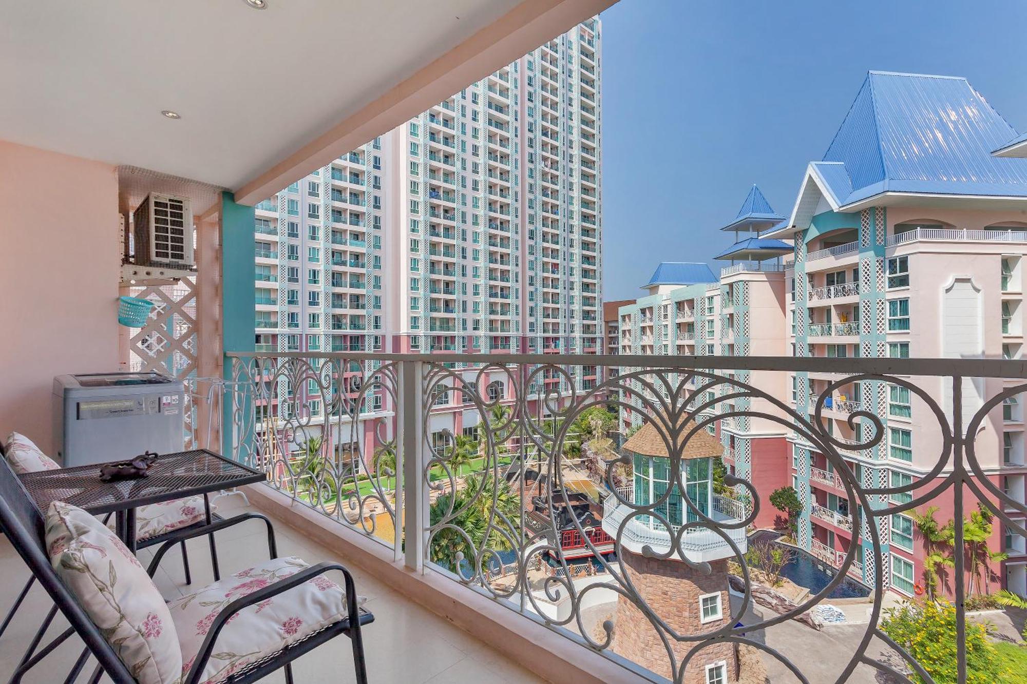 Apartment Grande Carribean L Family Stay L Pattaya L Luxury Views & Comfort
