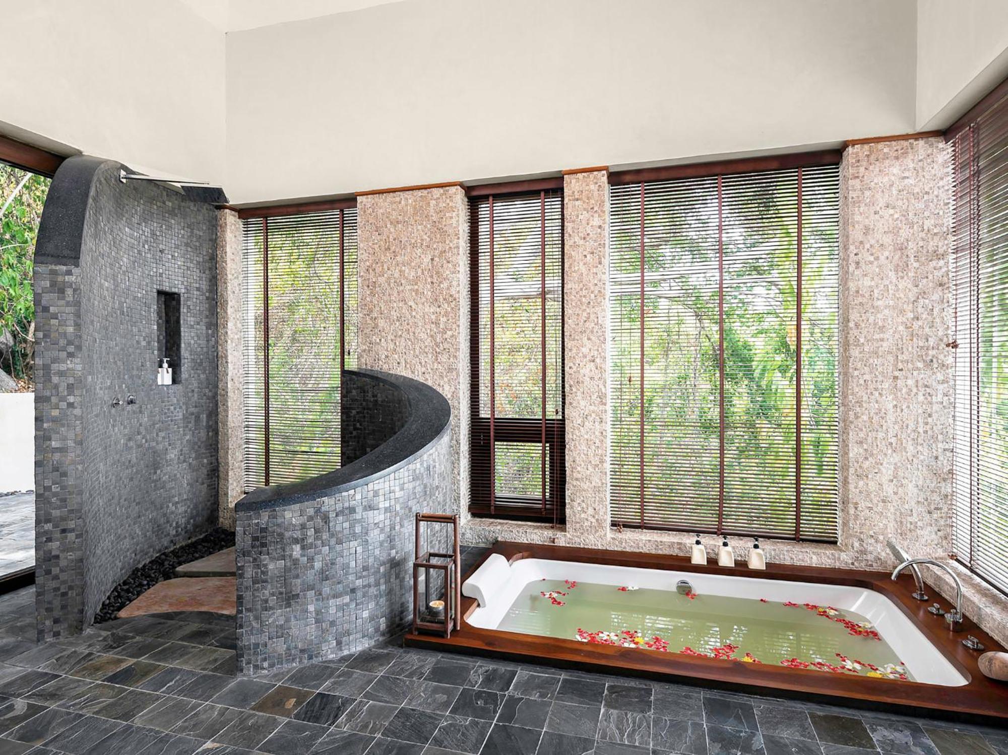 Villa Sila Varee Laem Set Beach