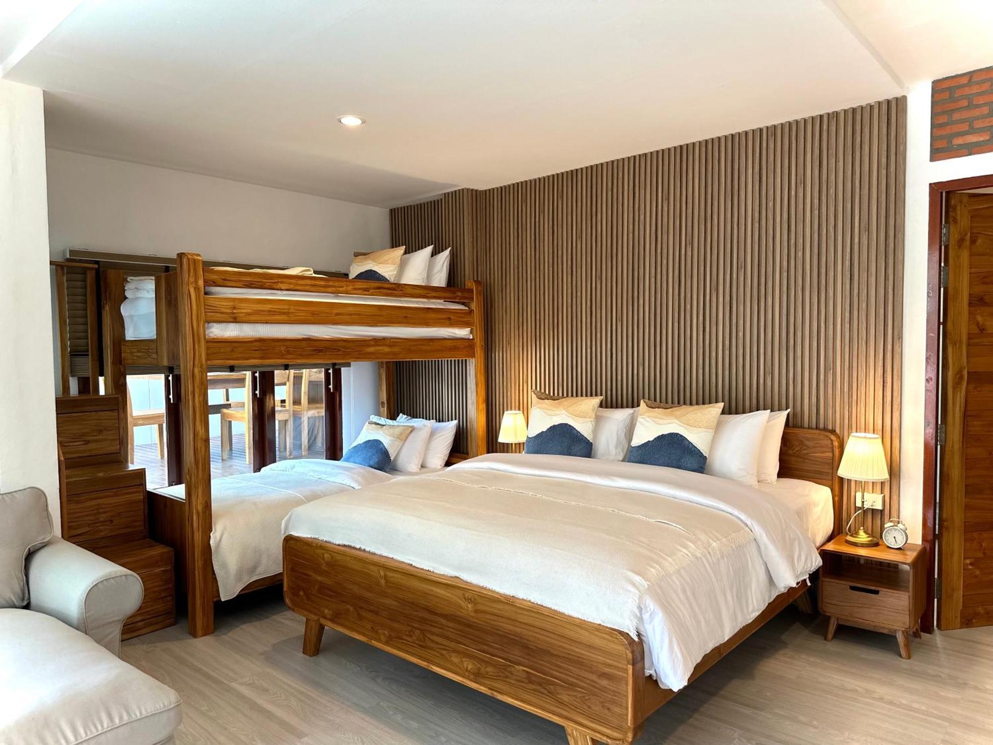 Baan Phuvara Retreat - Romantic Jacuzzi Mountain View Guest house *
