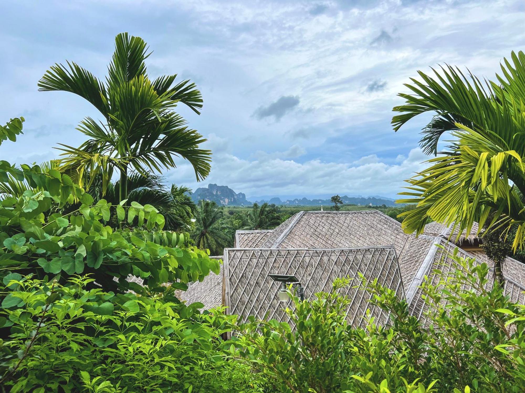 Baan Phuvara Retreat - Romantic Jacuzzi Mountain View Guest house *