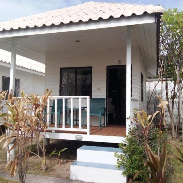 Thong Nai Pan Hotel *