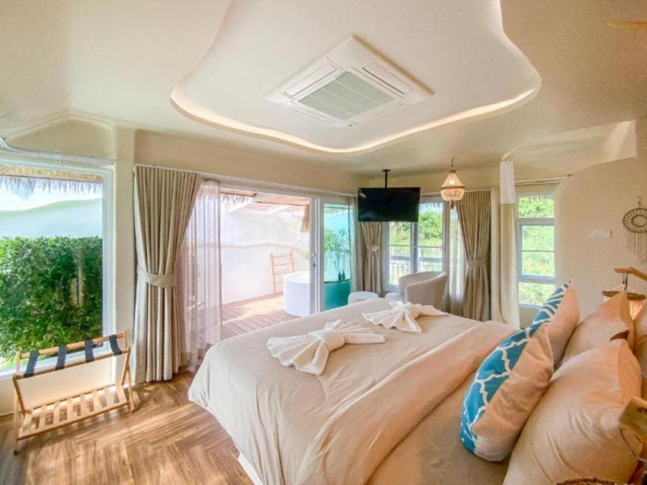 Resort The Rock Samui Beachfront - Sha 5*