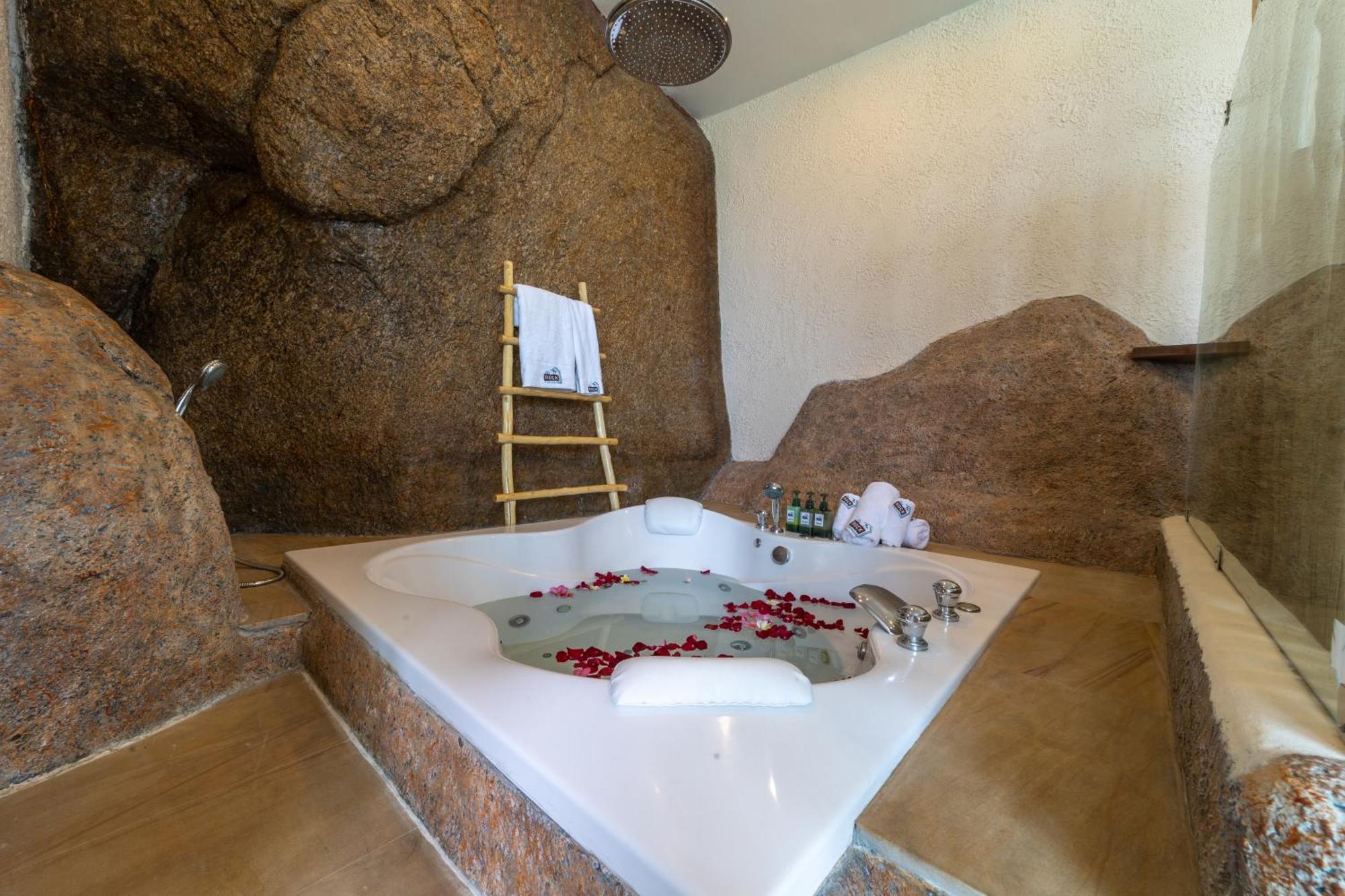 Resort The Rock Samui Beachfront - Sha Lamai Beach (Koh Samui)
