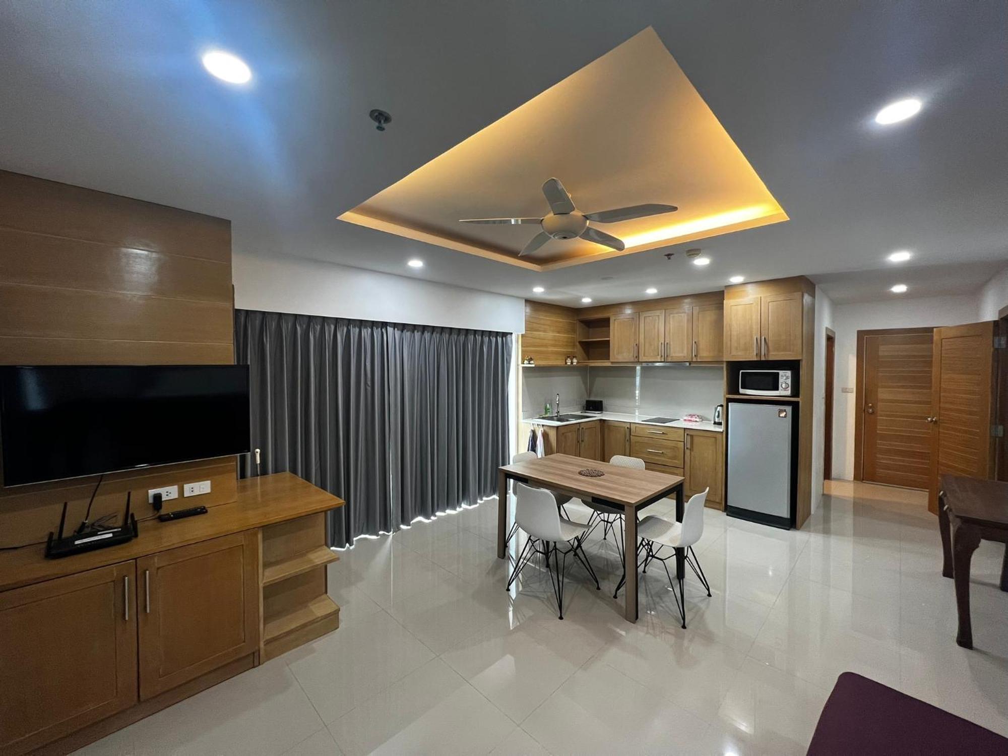 Tower 2bedroom 2 Bathrooms, Corner View Apartment