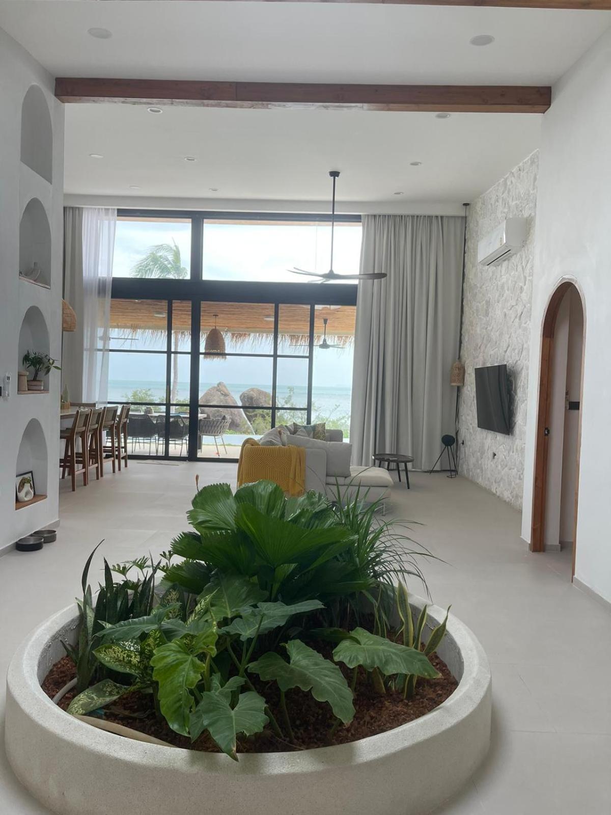 Sitaya Beachfront Villas, Villa