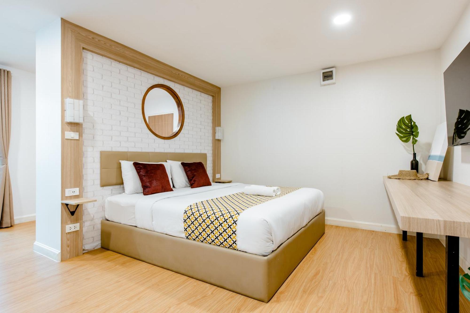 Hotel Lee's