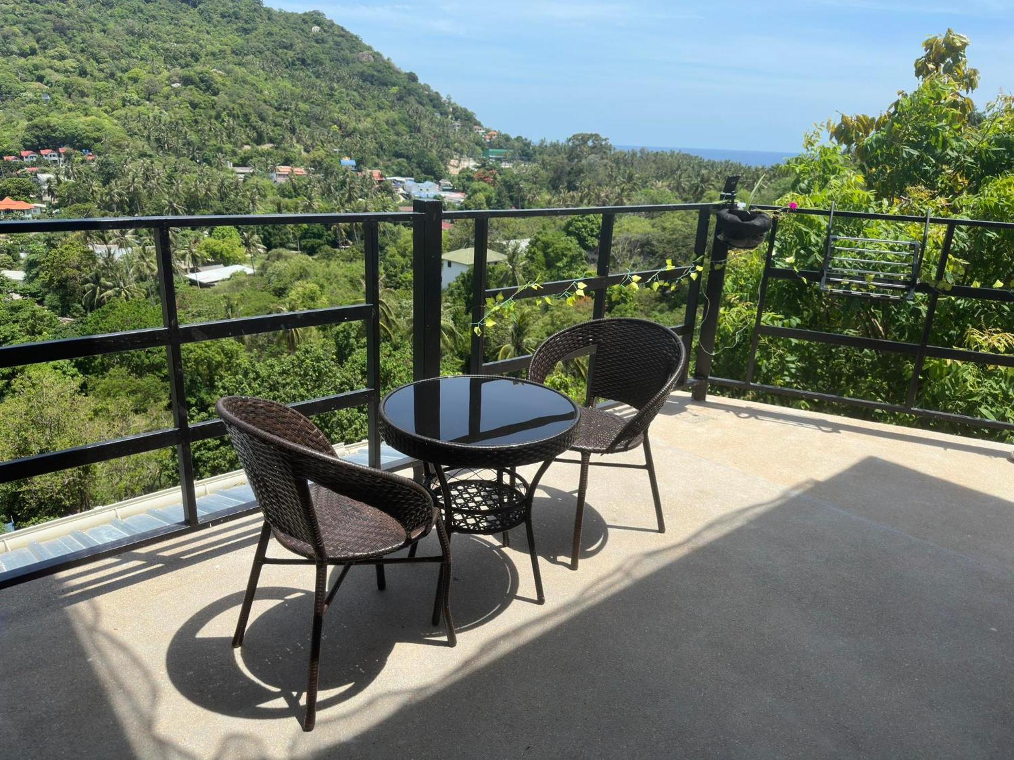 Valley View Apartment *