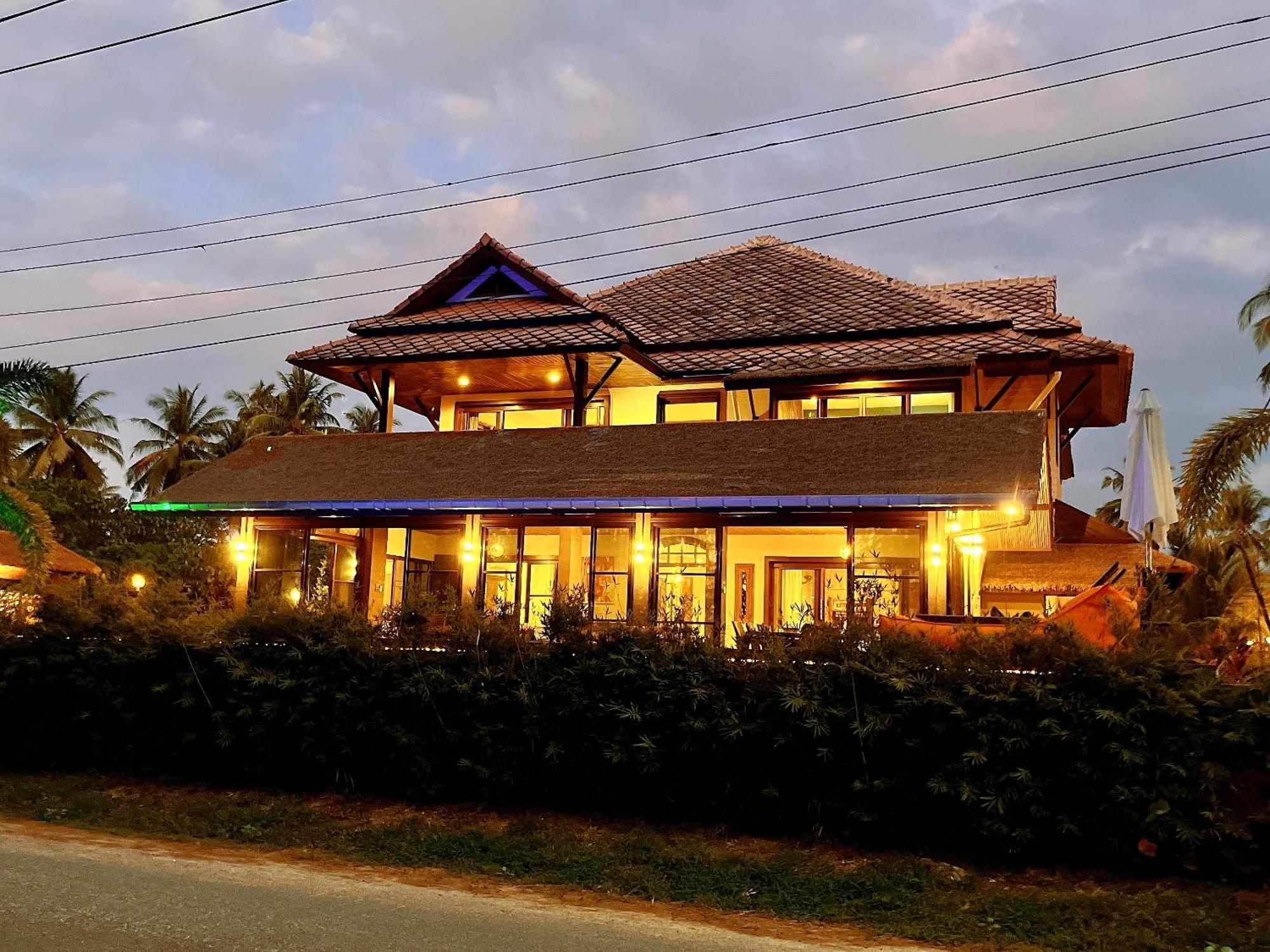 Coral Pool Holiday home