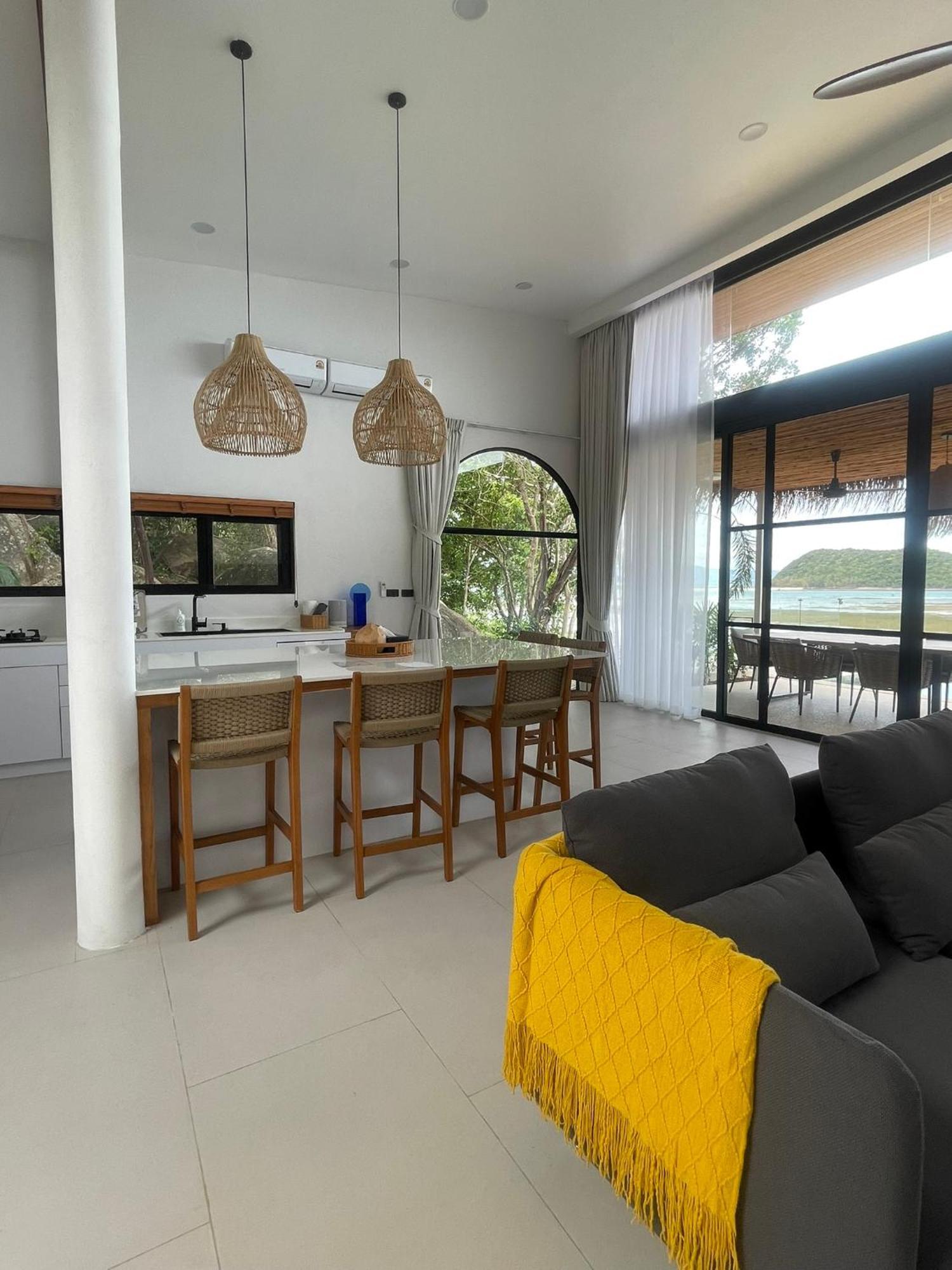 Villa Sitaya Beachfront Villas,