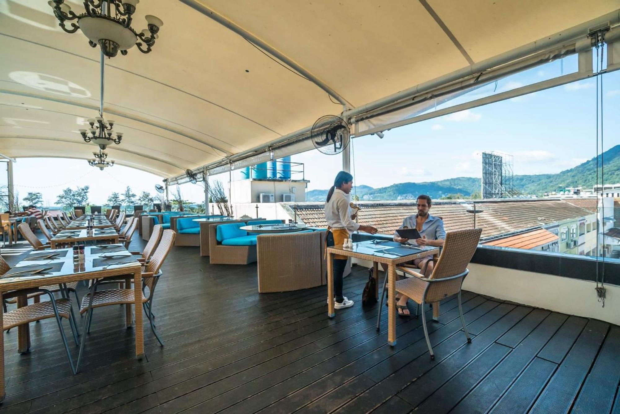Apartment 306 Promotion Modern 1 Bedroom In Bangla Road With Private Jacuzzi & Roof Pool Patong