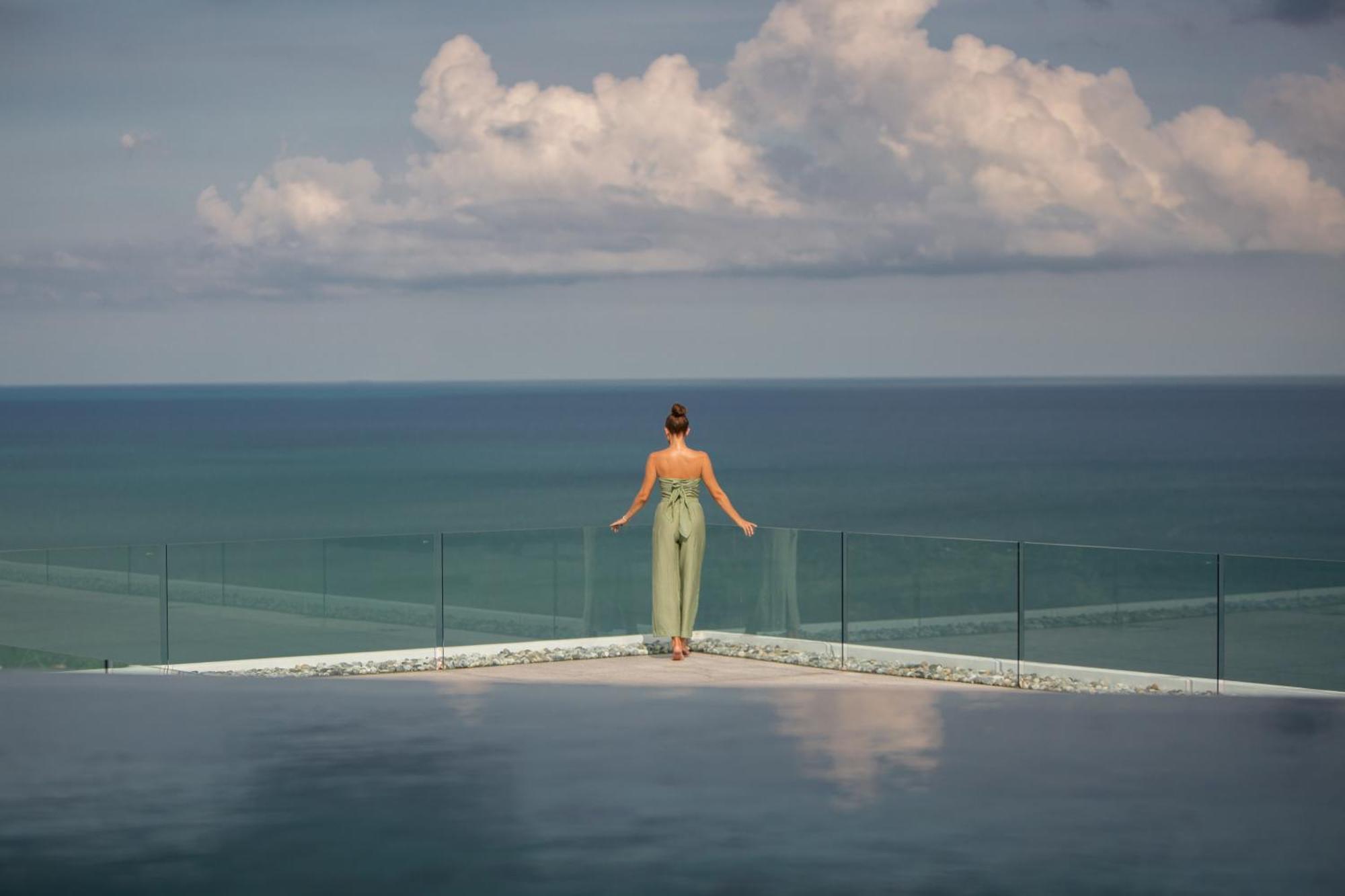 Villa Amylia, Full Service With World-class Seaview *