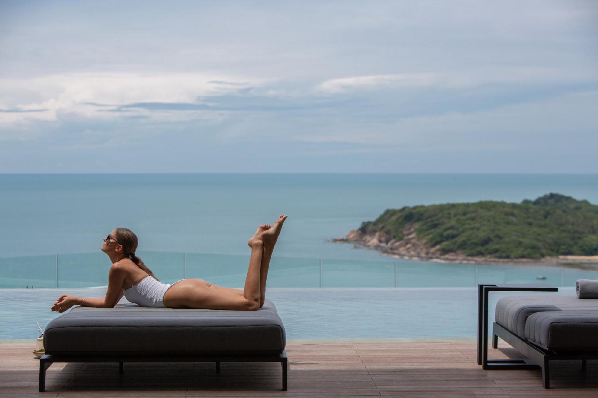Amylia, Full Service With World-class Seaview *