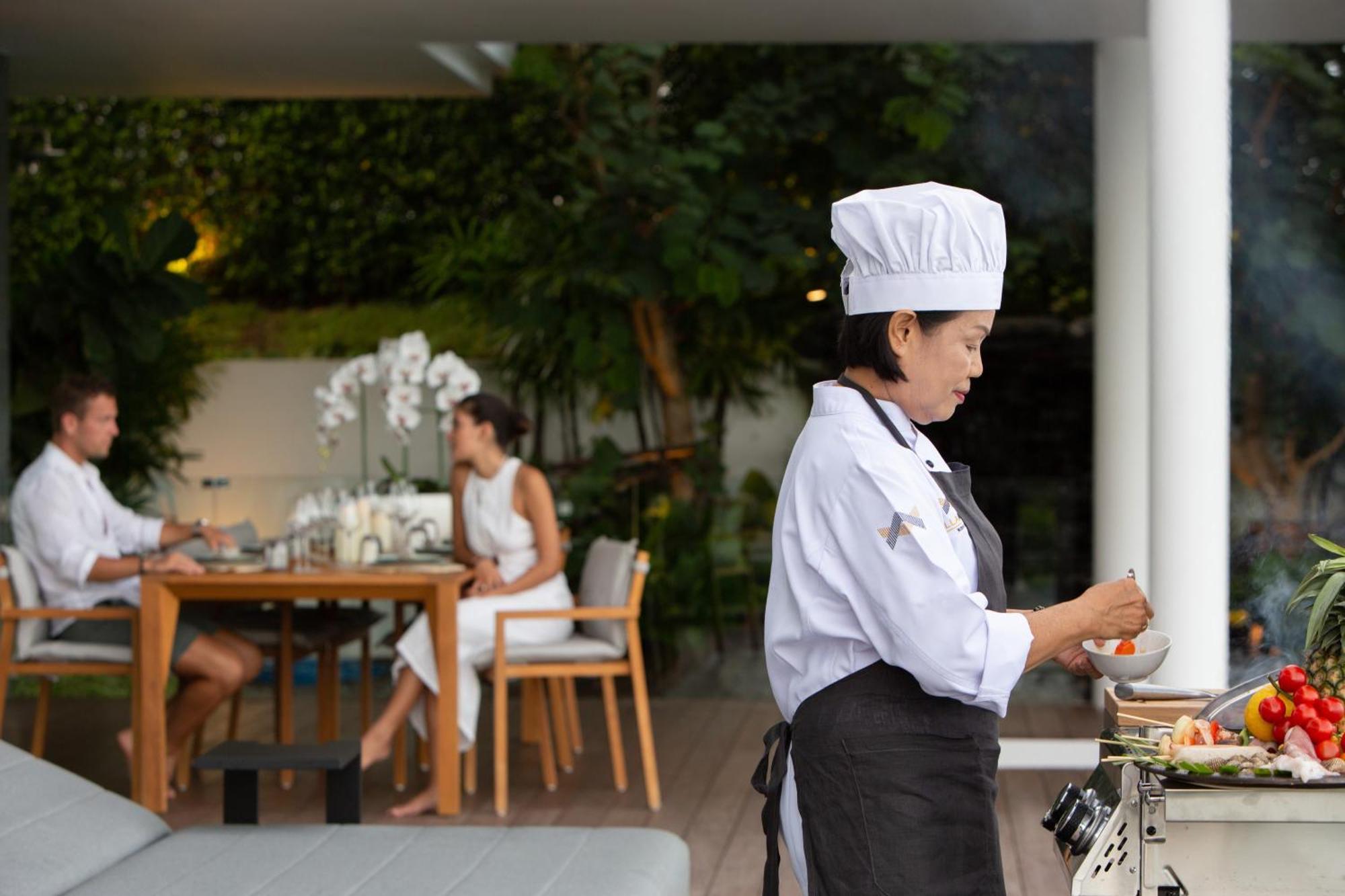 Amylia, Full Service With World-class Seaview Villa