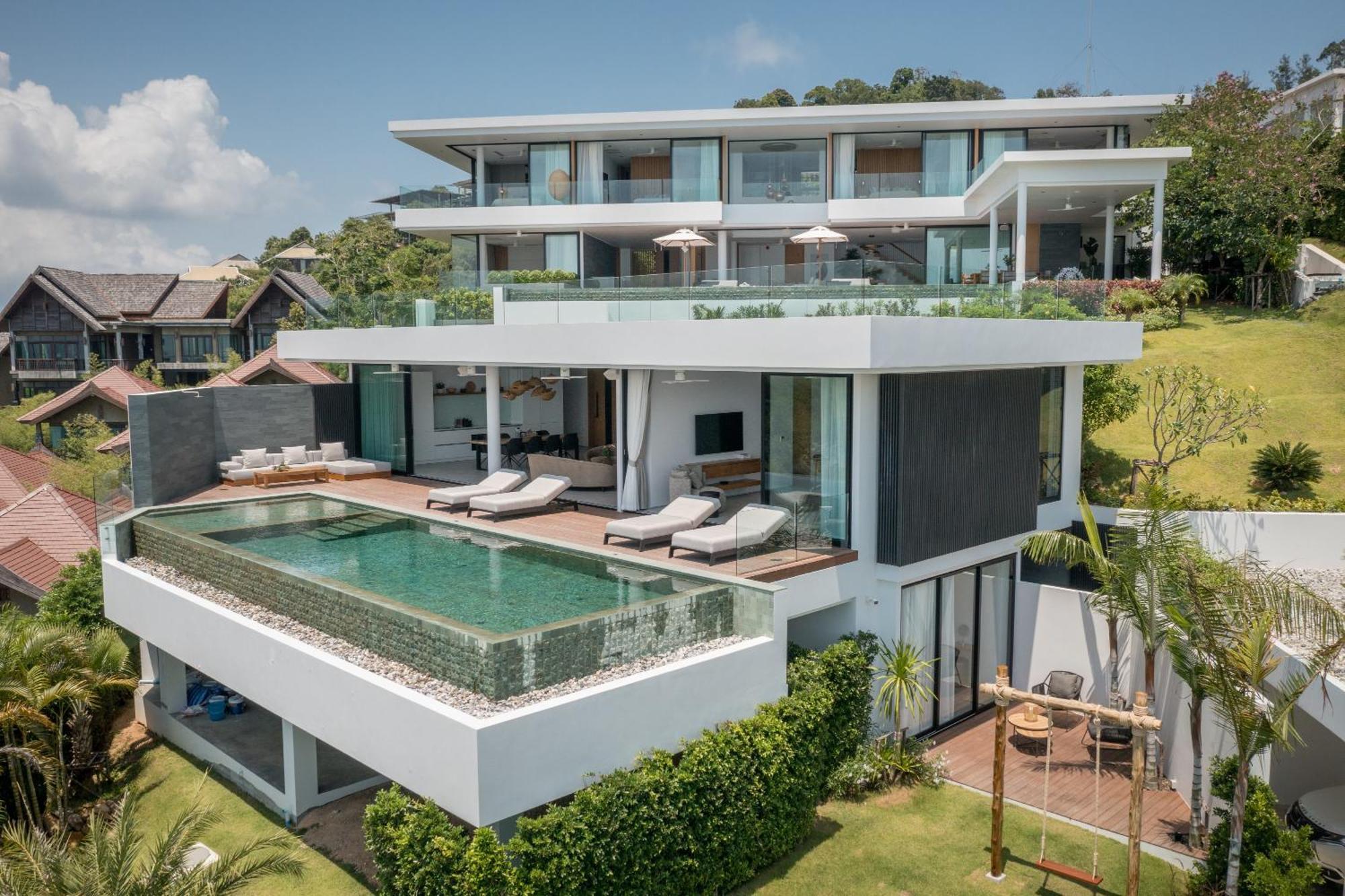 Villa Amylia, Full Service With World-class Seaview